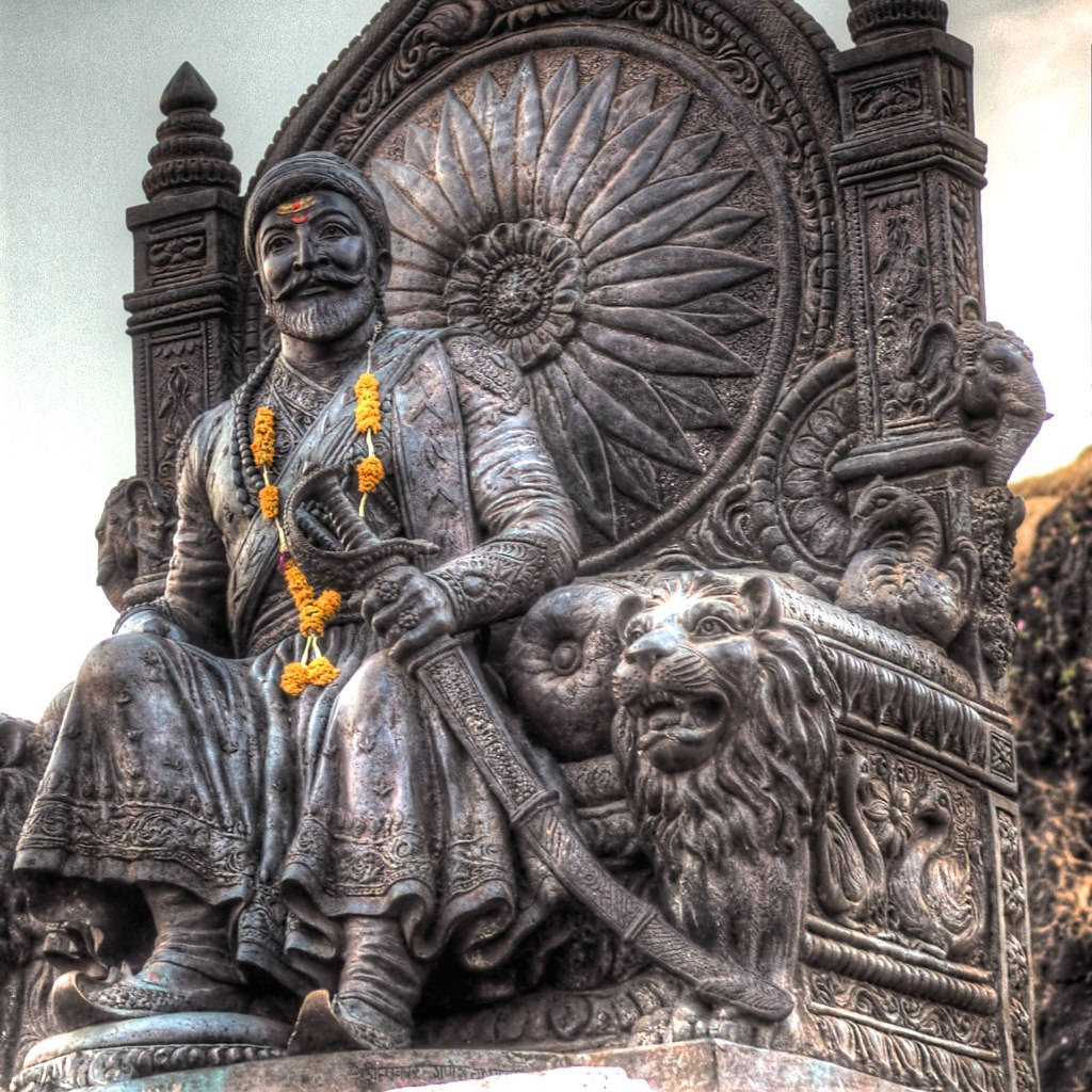 Shivajimaharaj Statue Auf Dem Thron Wallpaper