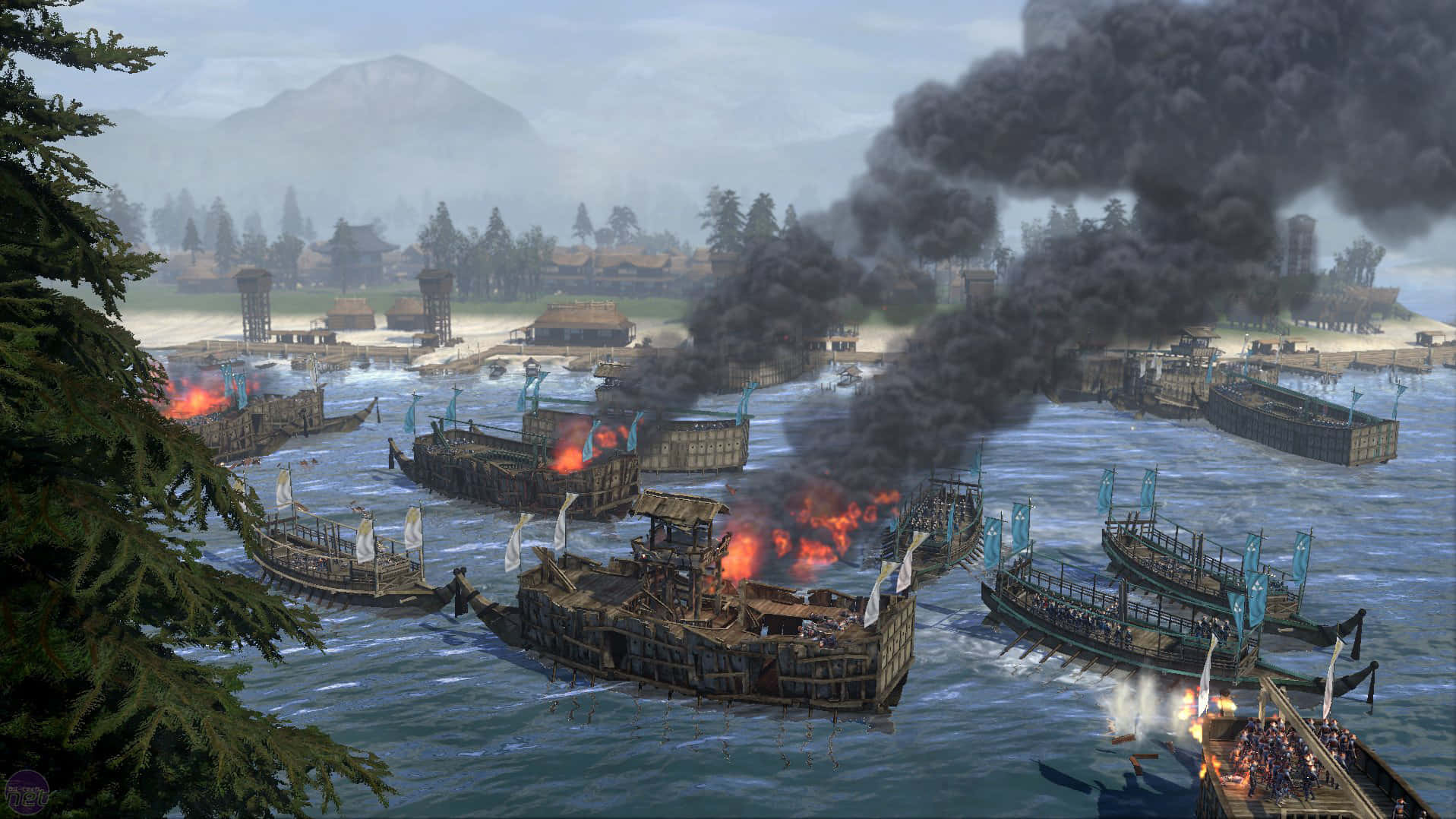 Et skærmbillede af et spil med skibe og røg Wallpaper