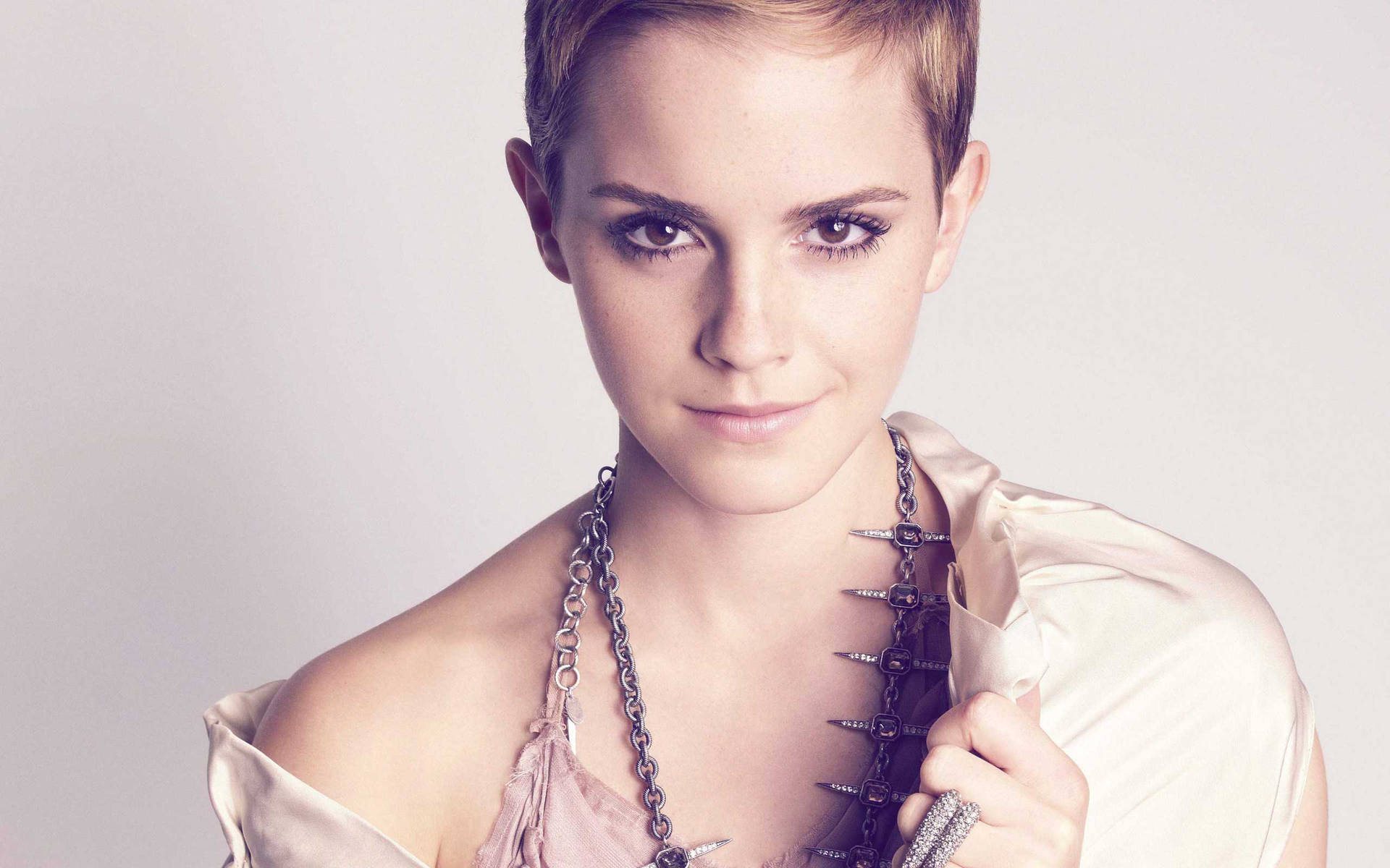 Emma Watson debuts a new short hair look Wallpaper