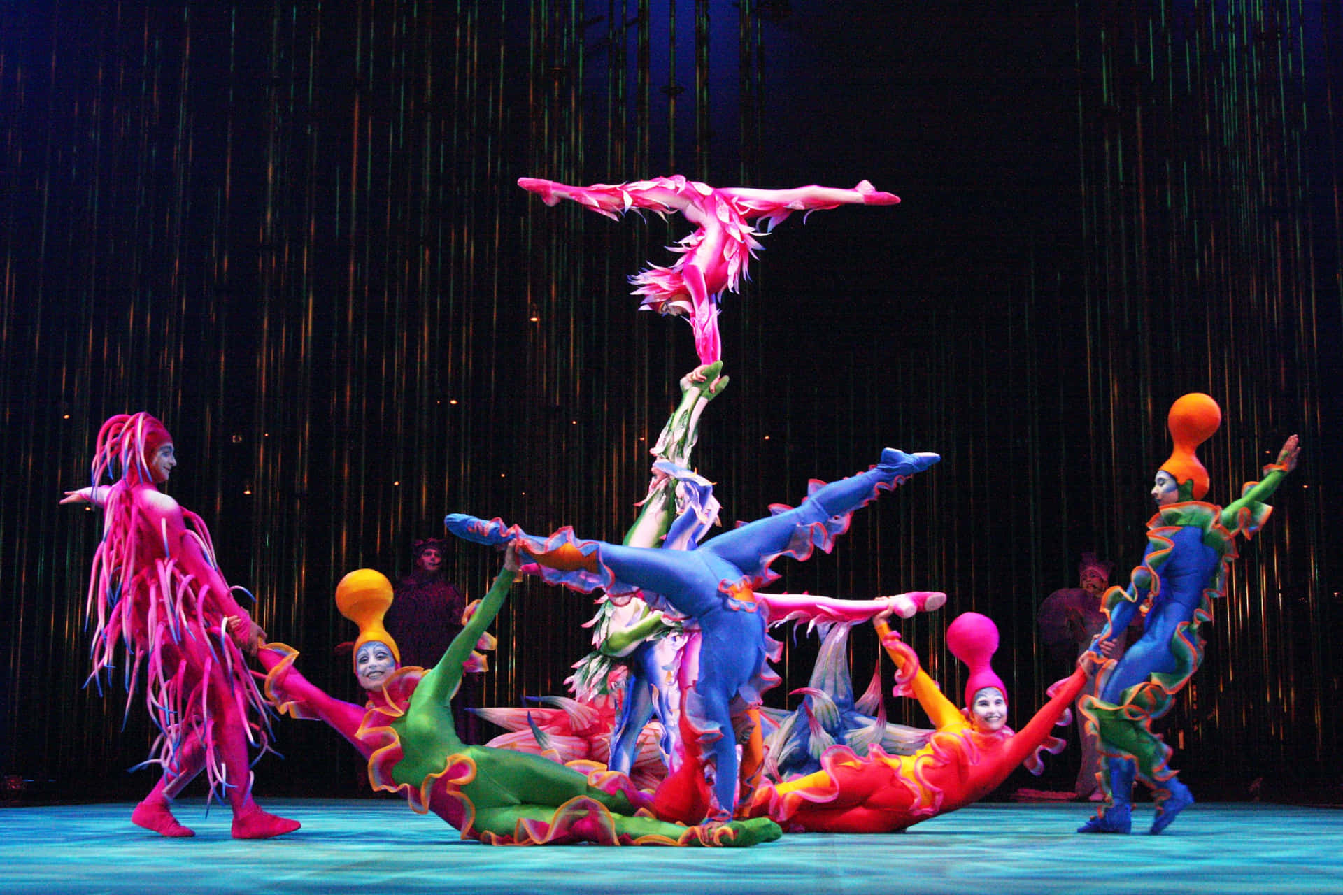 Cirque Du Soleil Show-udøvere Billede Tapet