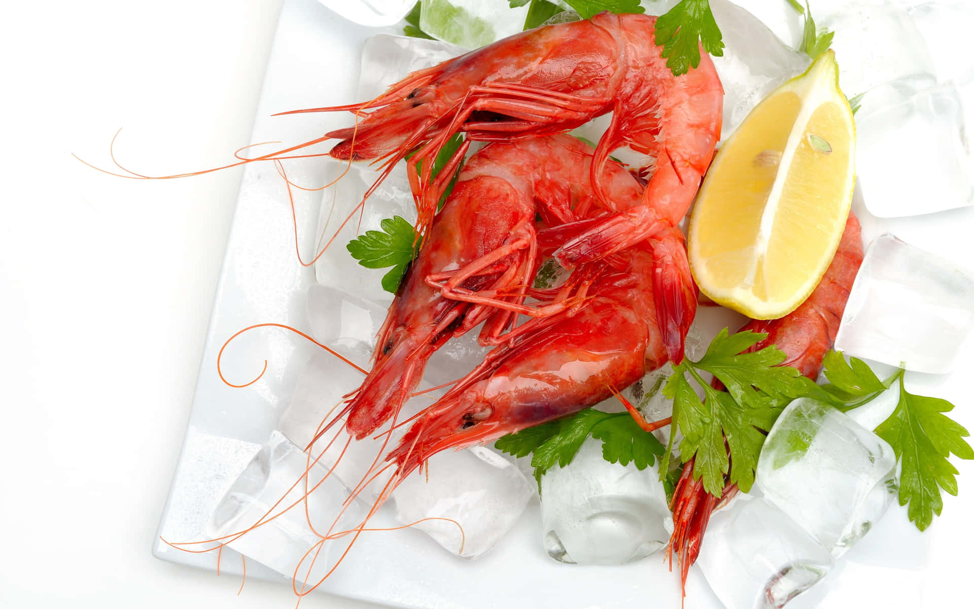 Shrimp On Ice With Lemon Picture