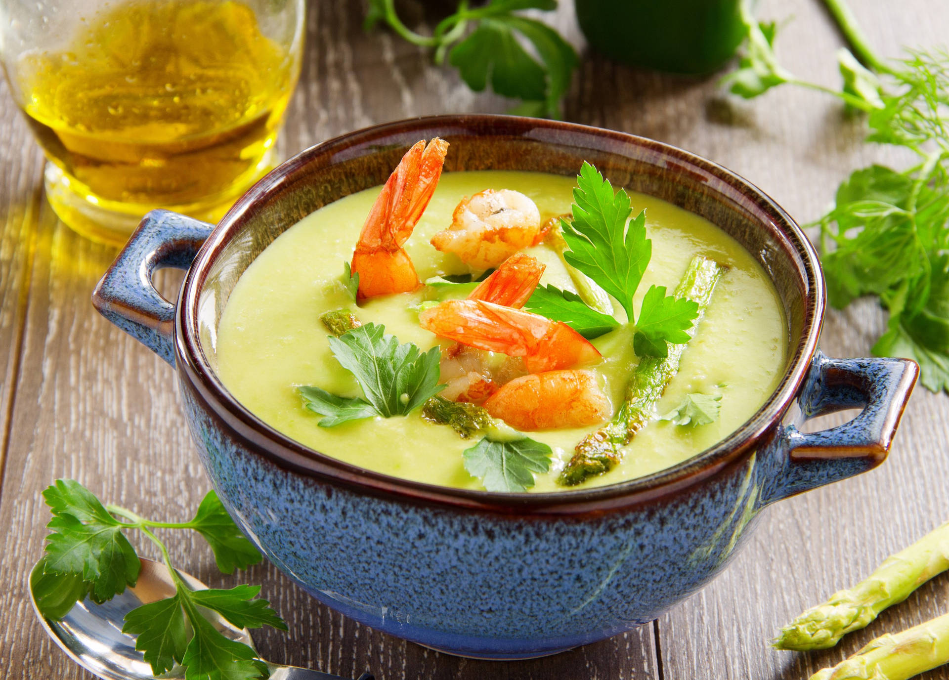 Mouth-watering Shrimp Yellow Curry Served in a Pot Wallpaper