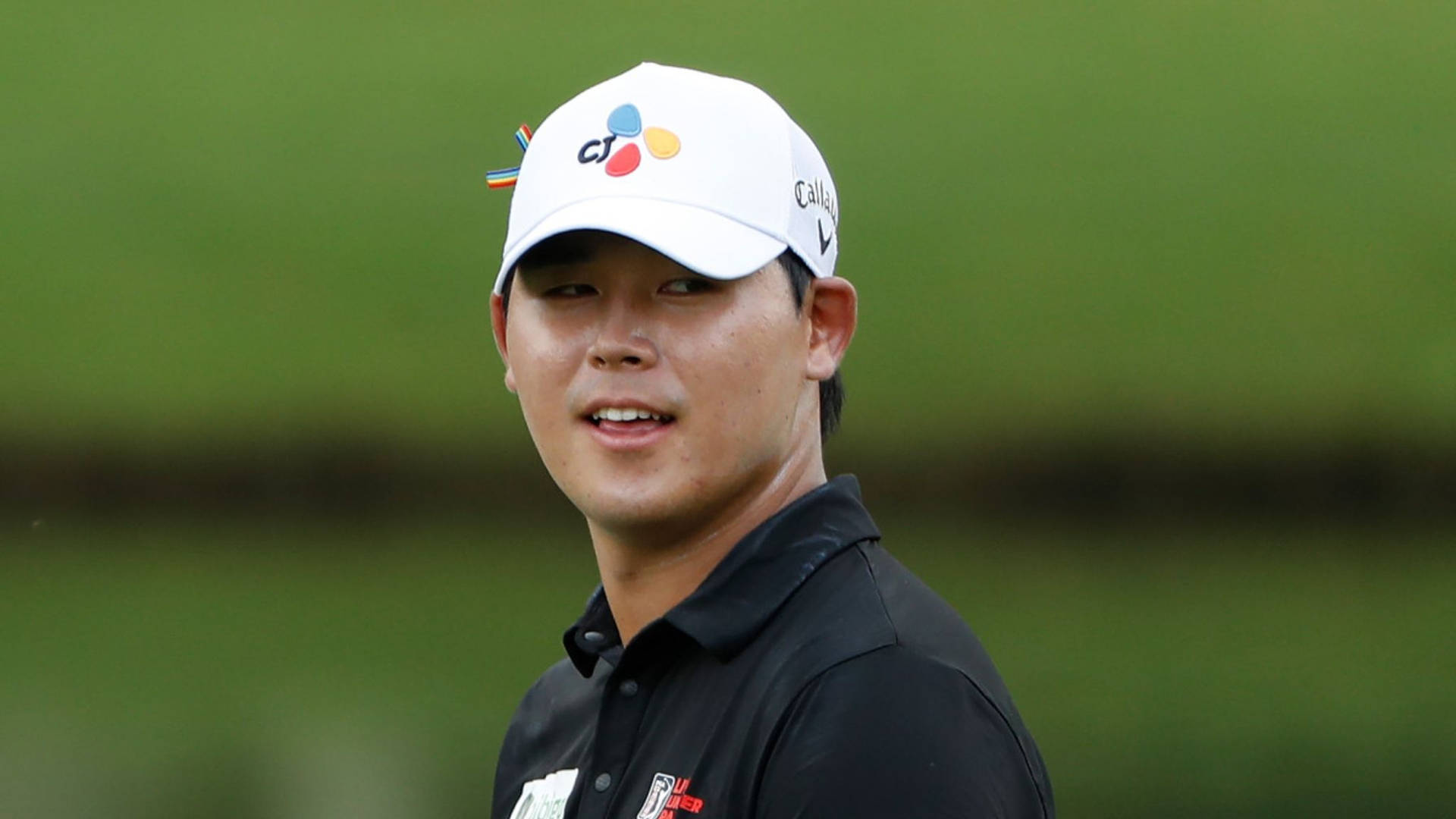 Siwoo Kim, Un Sorridente Golfista Professionista Sudcoreano. Sfondo