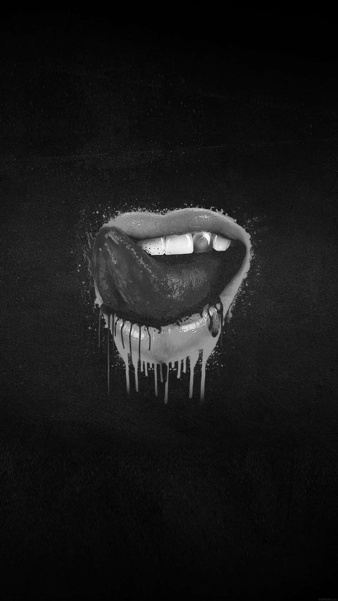 Et sort og hvidt billede af et mund med dryppende, dryppende tænder. Wallpaper