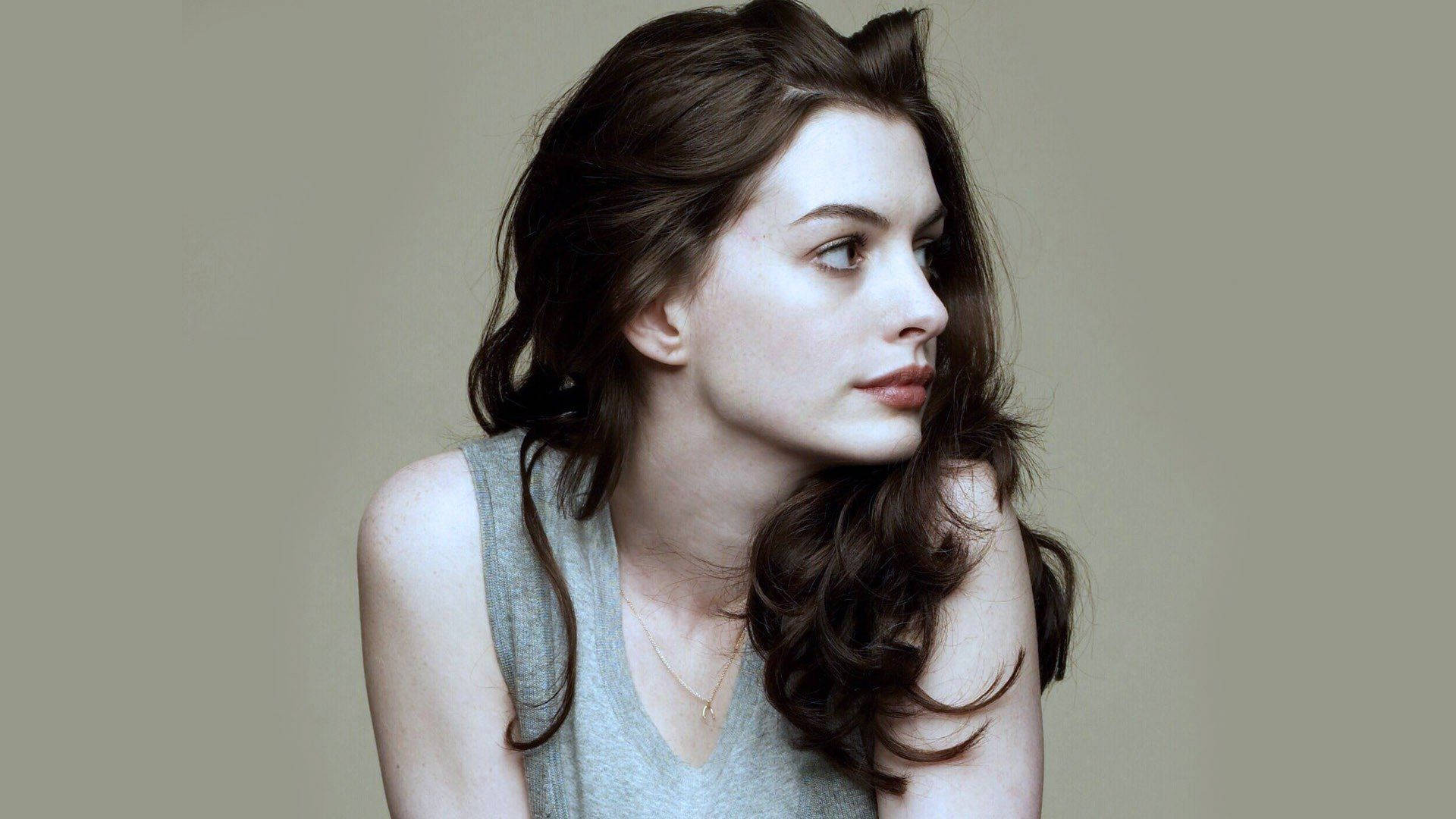 Side Profile Anne Hathaway Wallpaper