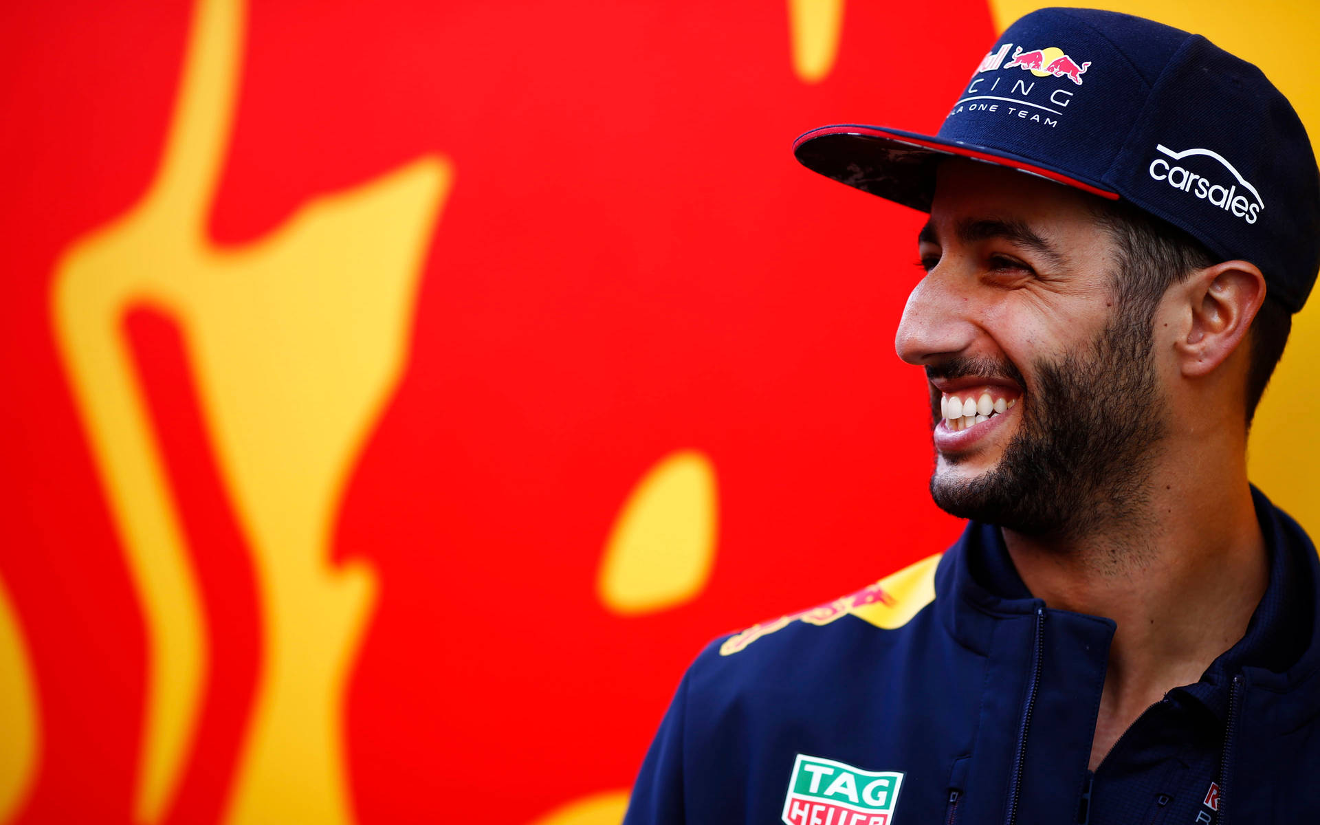 Side-Profile Of Daniel Ricciardo Smiling Wallpaper