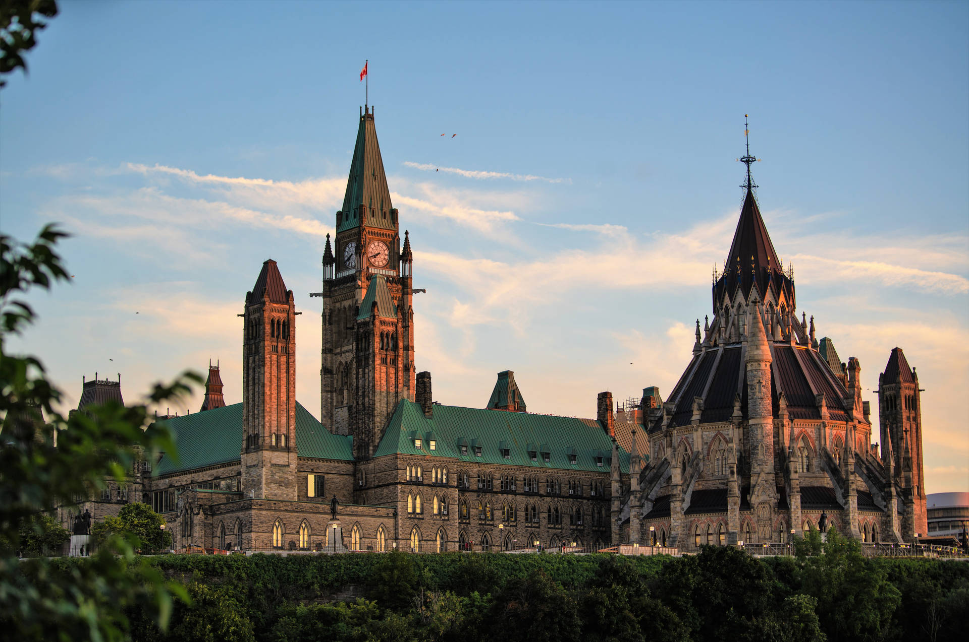 Side View Of Parliament Hill In Ottawa Wallpaper