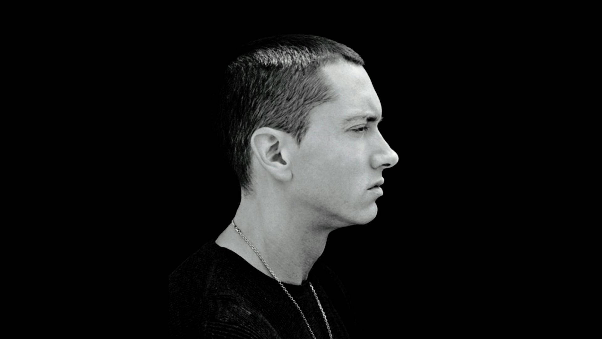 Sideview Portrait Of Eminem Wallpaper