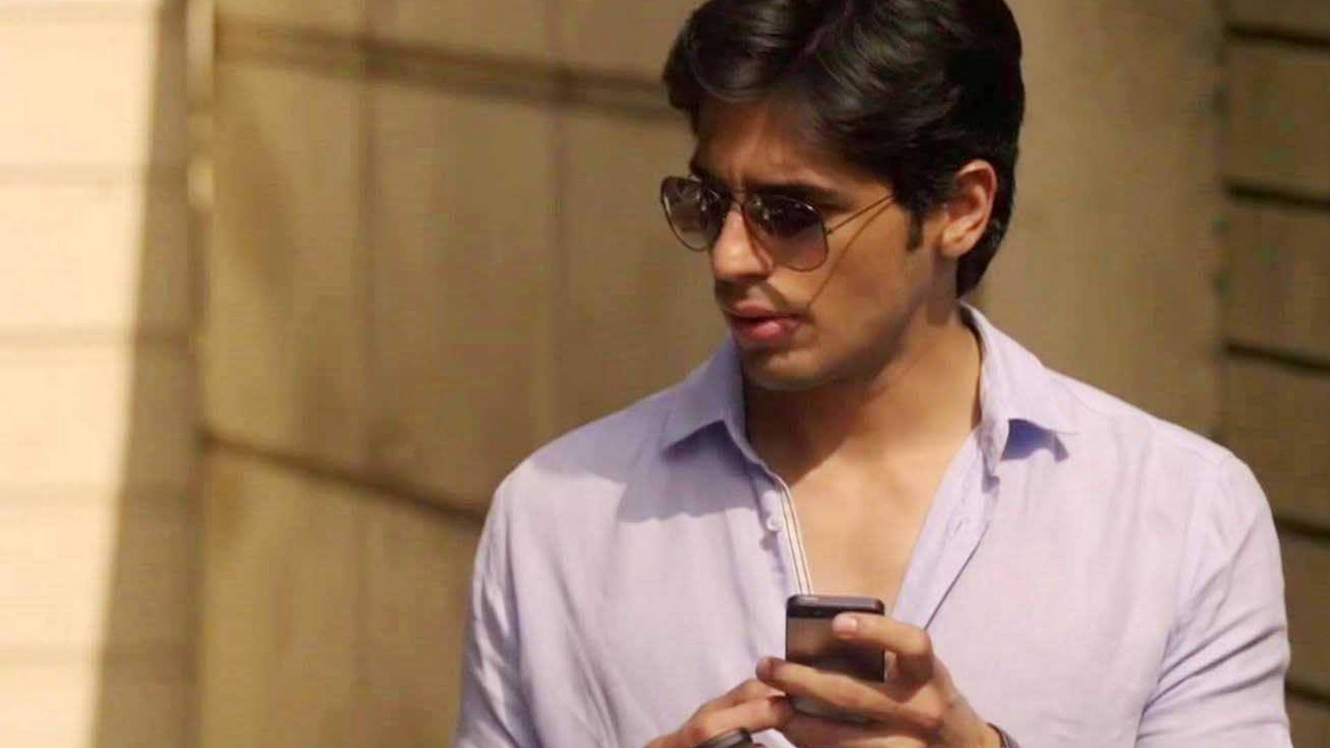 Sidharth Malhotra Periwinkle Button-up Wallpaper