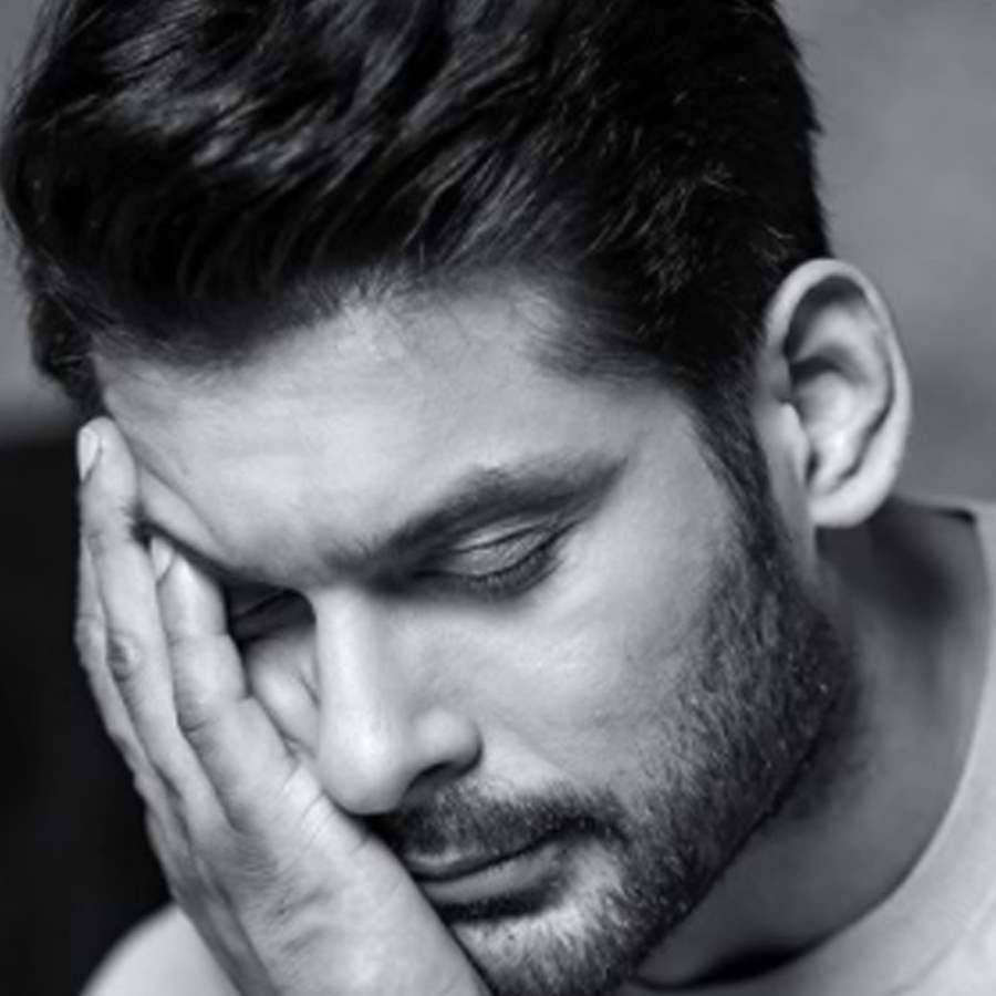 Sidharth Shukla Grayscale Close-up Wallpaper