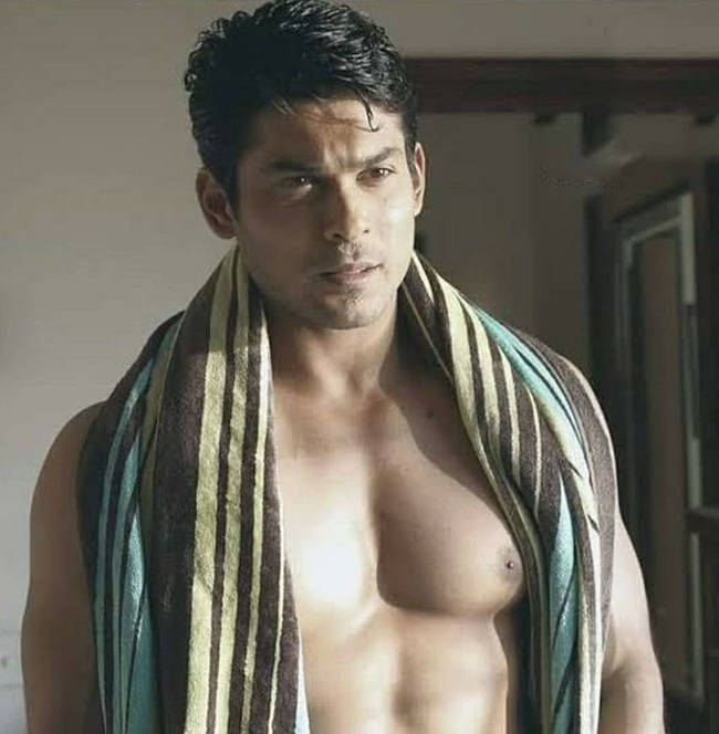Sidharth Shukla With A Towel Wallpaper