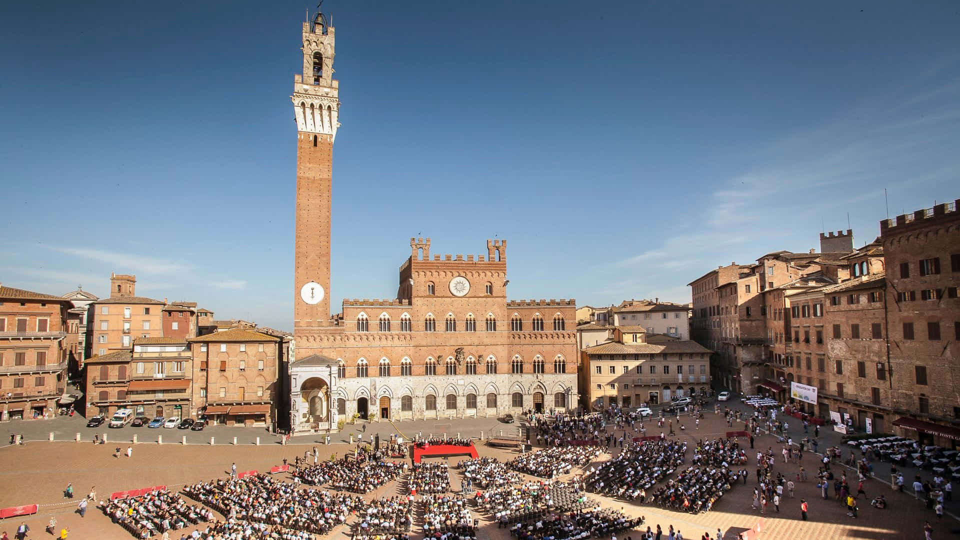 Siena Piazza Del Campo With Tourists Picture