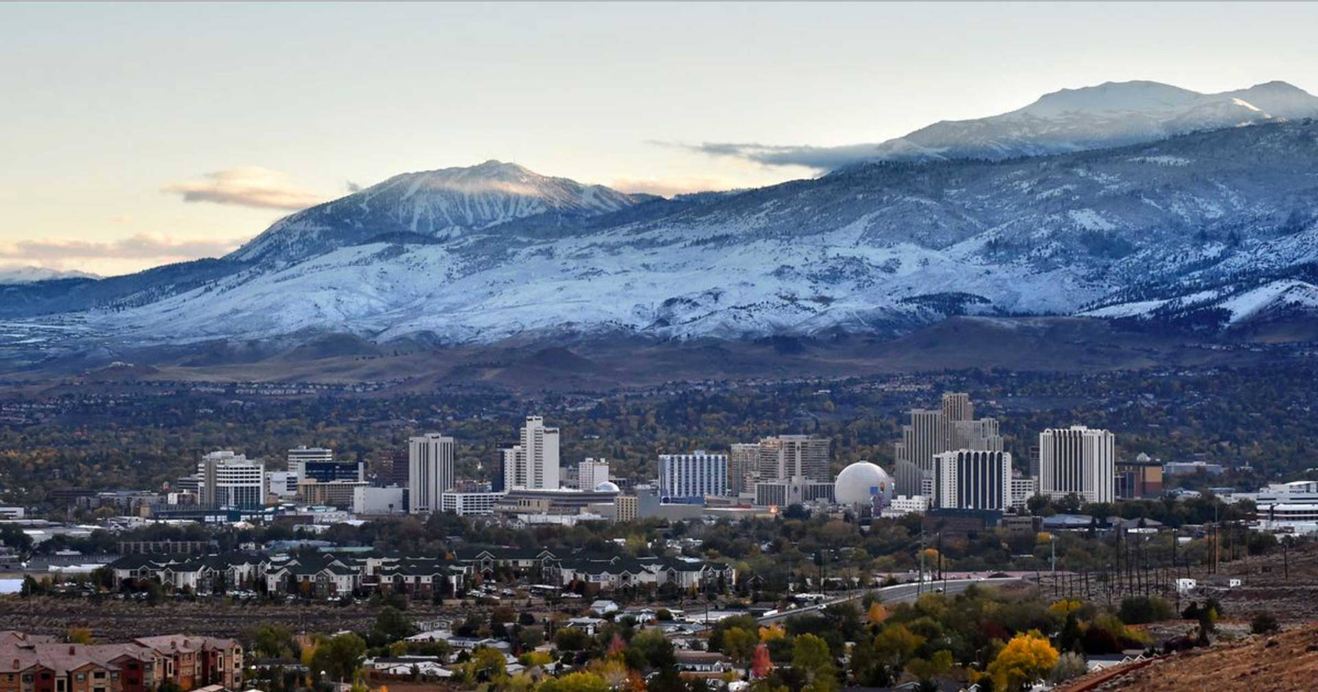 Magnificent view of the Sierra Nevada and South Reno Wallpaper