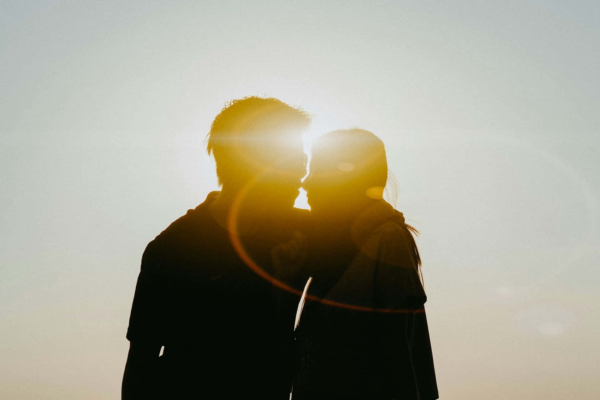 Silhouette Couple Sunset Love Wallpaper