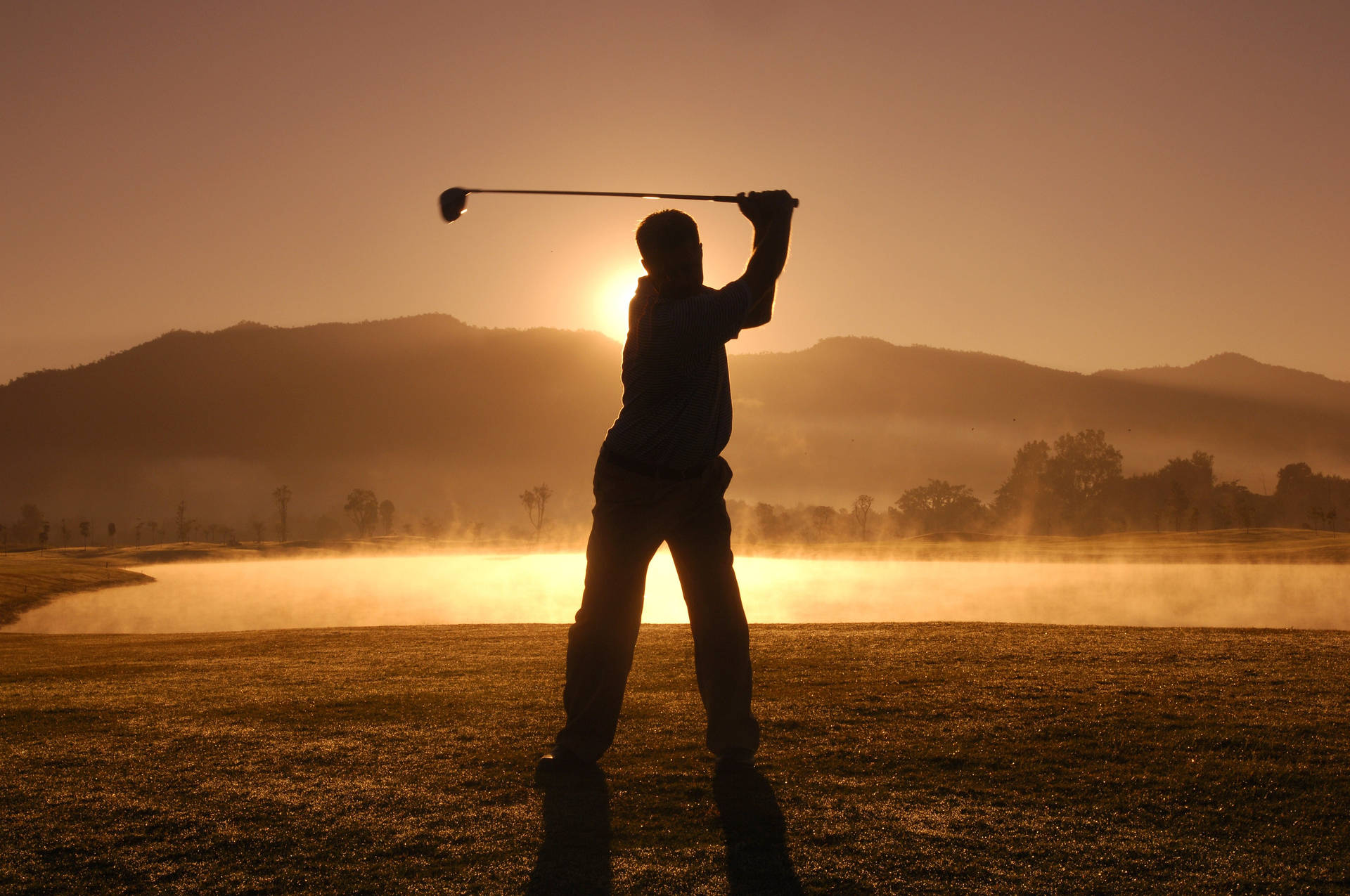 Silhouette Man Golfing Desktop Wallpaper