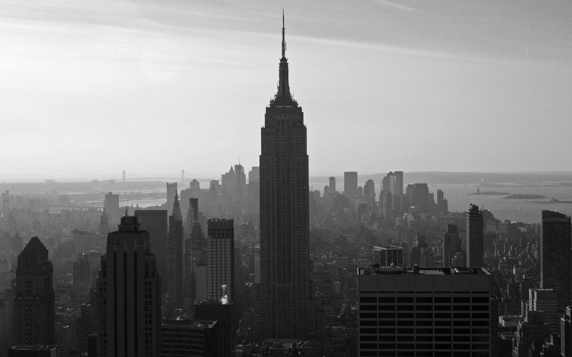 Silhouetted Black And White New York Wallpaper