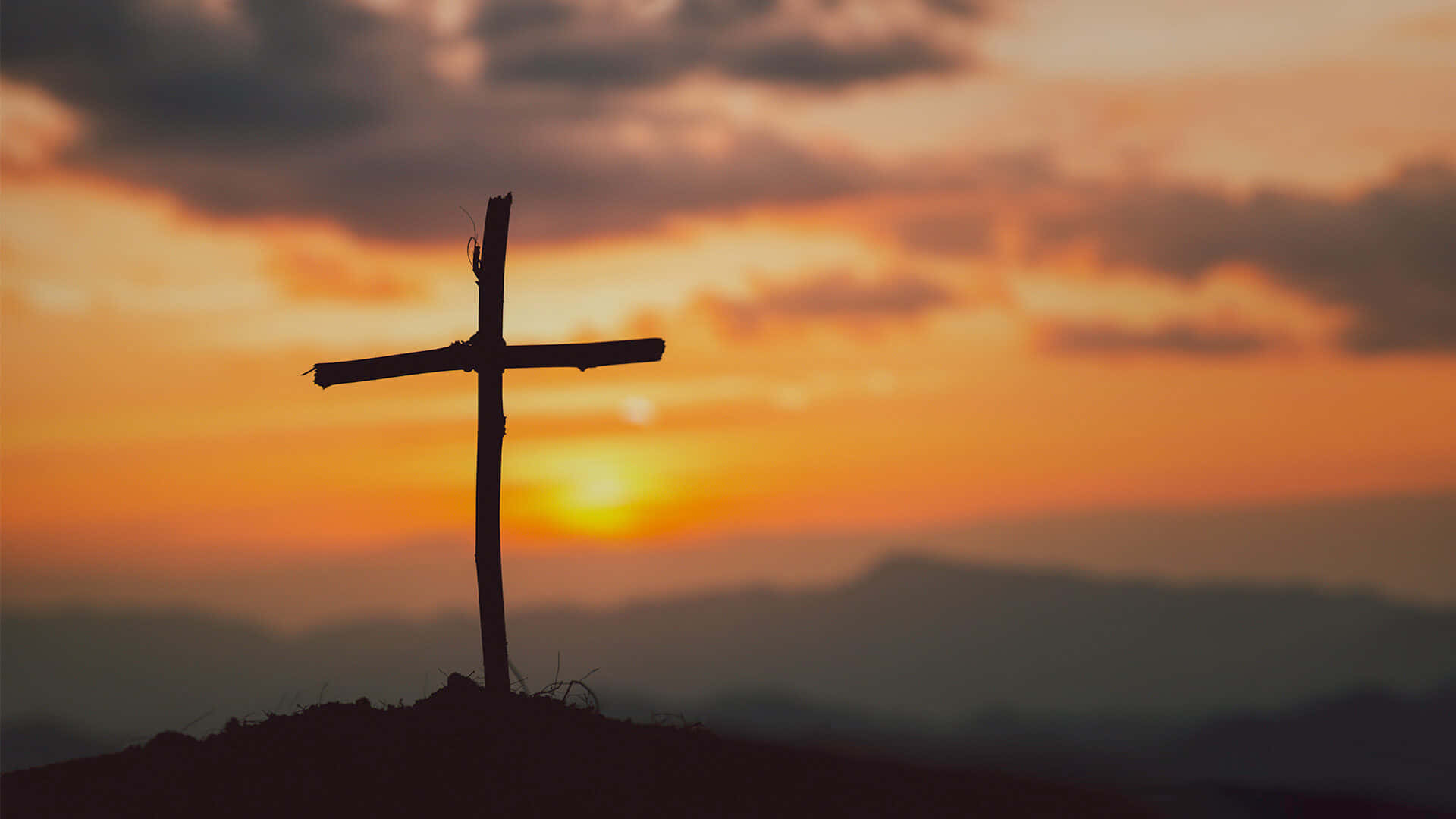 Silhouettedi Tre Croci Su Una Collina Durante Il Venerdì Santo