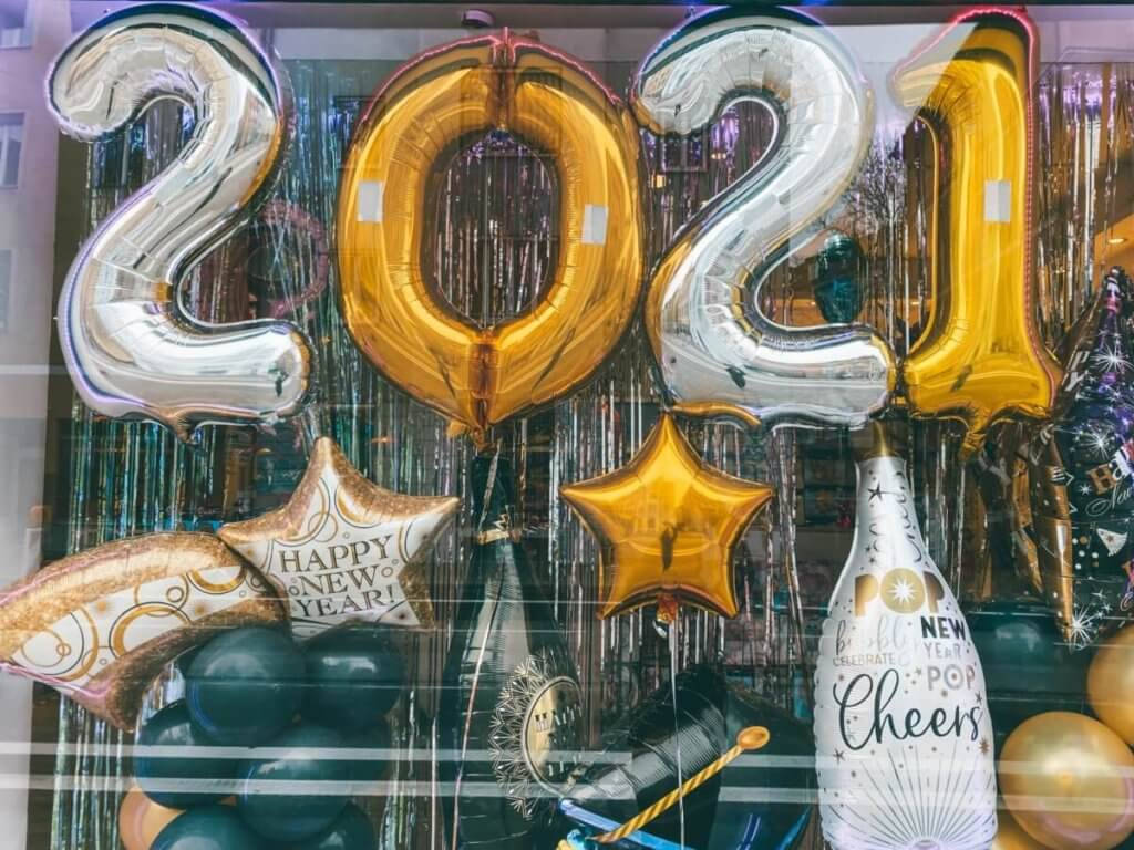 Sølv og guld Happy New Year 2021 hilsen tapet Wallpaper