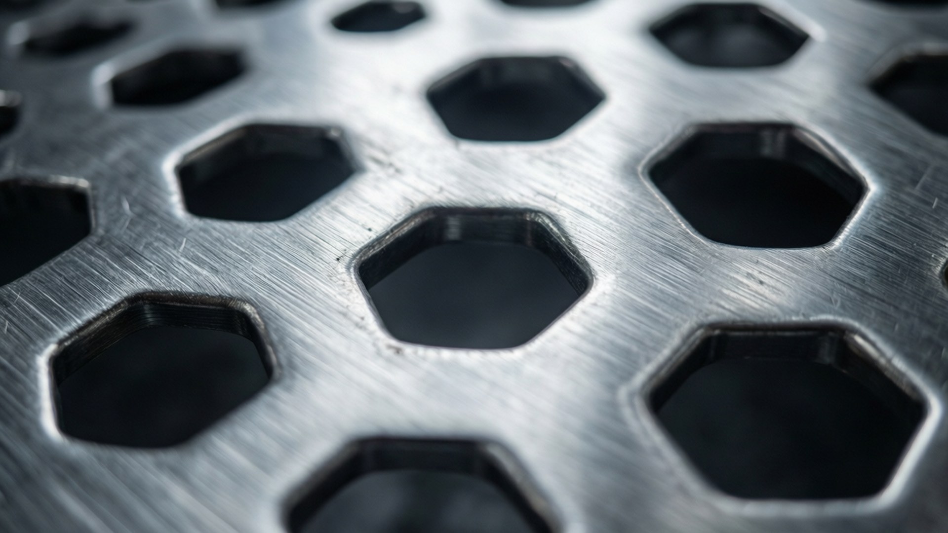 Silberne sechseckige Perforation Wallpaper