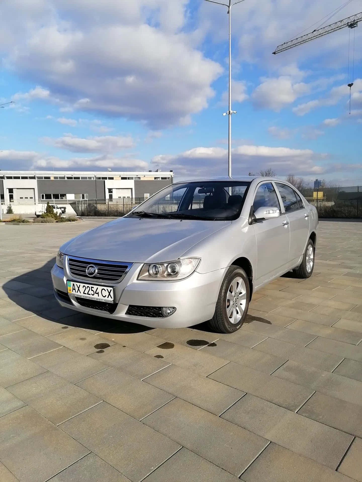 Berline Argentée Lifan620 En Extérieur Fond d'écran