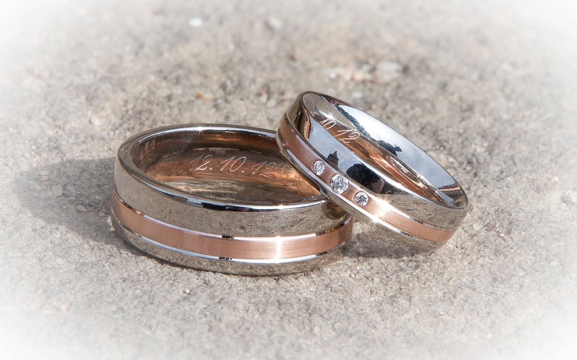 Silver-pink Wedding Rings