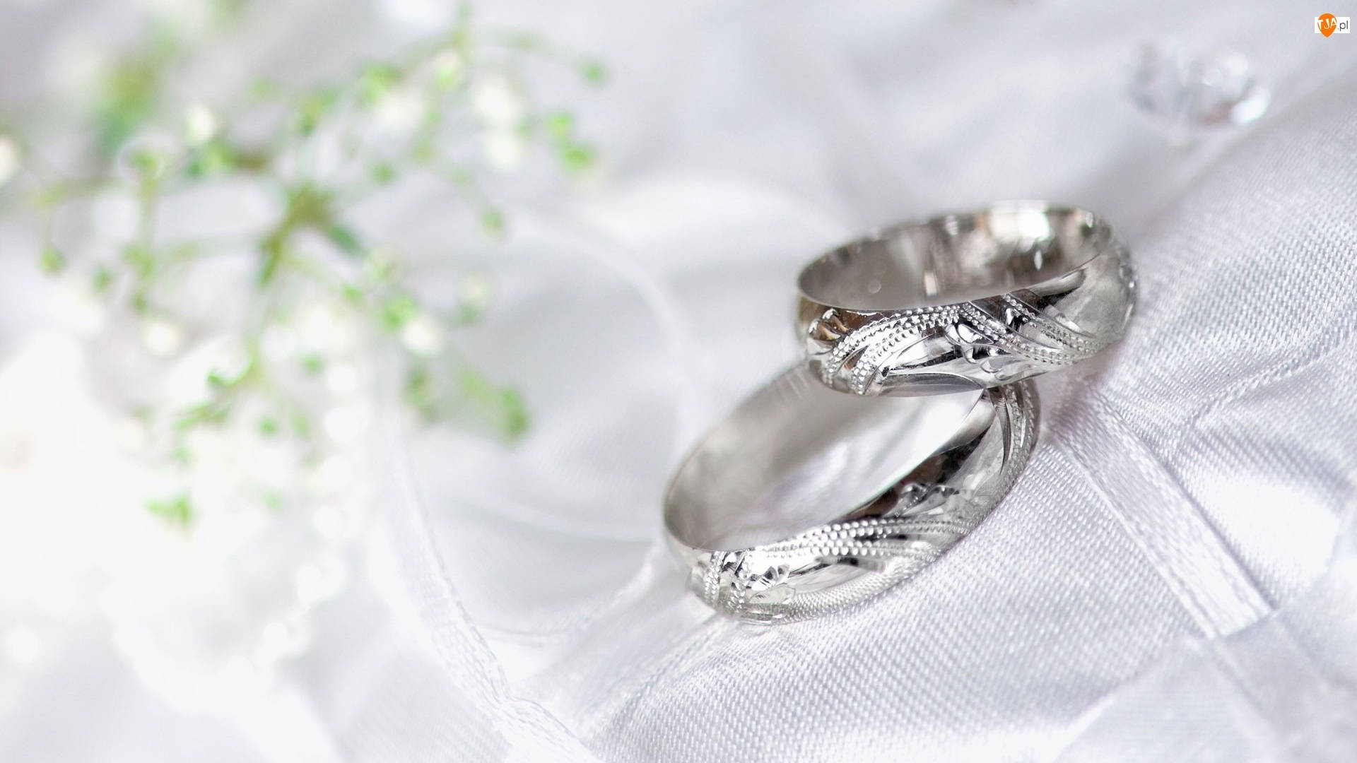 Silver Wedding Rings Wallpaper
