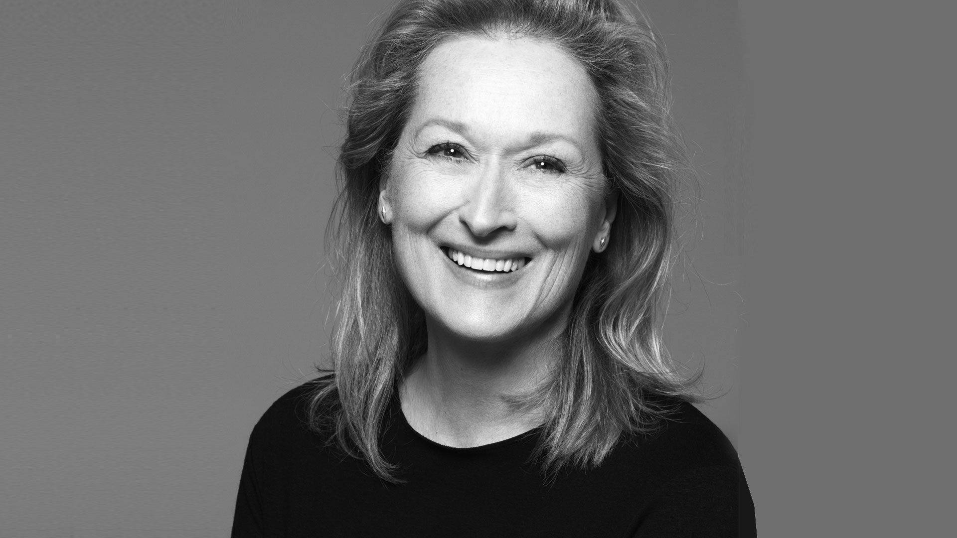 Silvery Image Of Meryl Streep Wallpaper