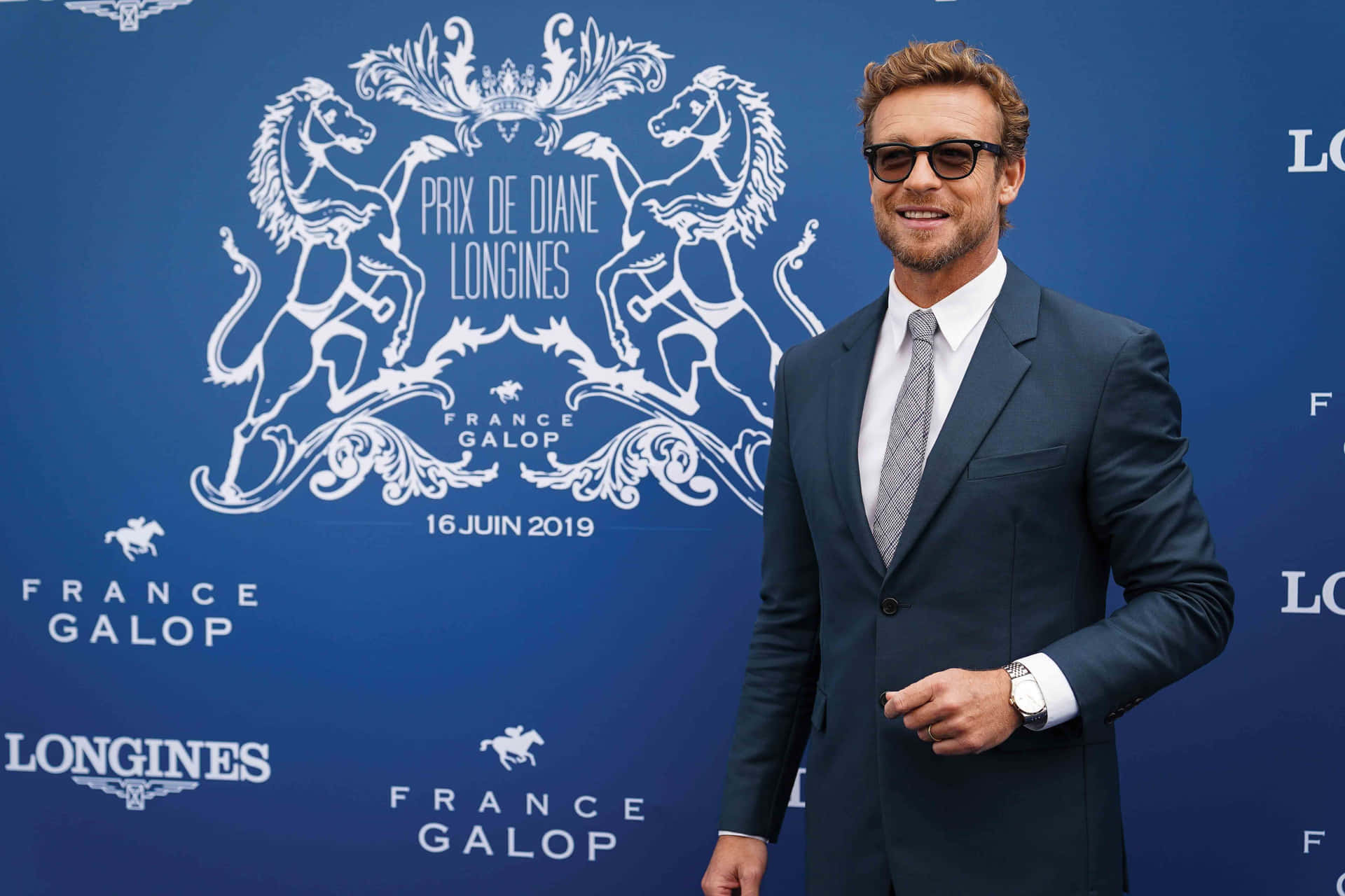 Simon Bakerat Prixde Diane Longines Event2019 Wallpaper