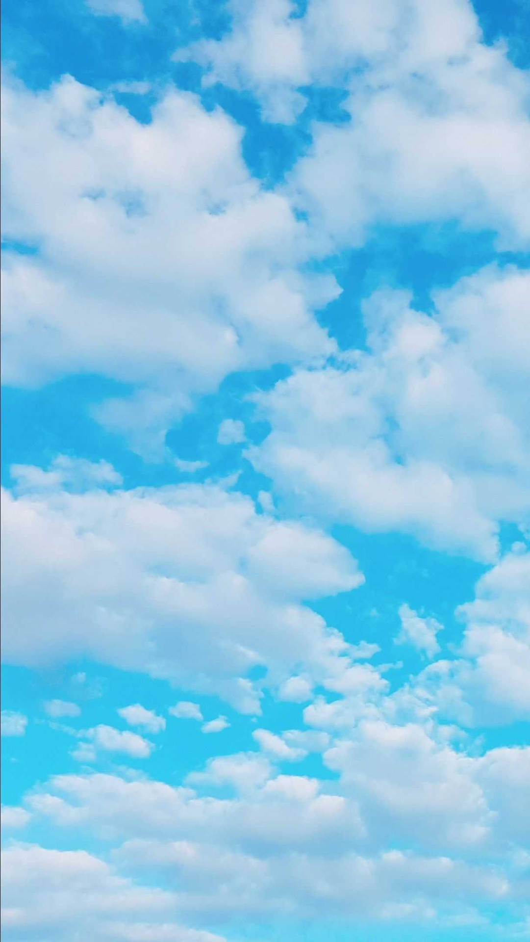 Simple Blue Aesthetic Cloudy Sky Wallpaper