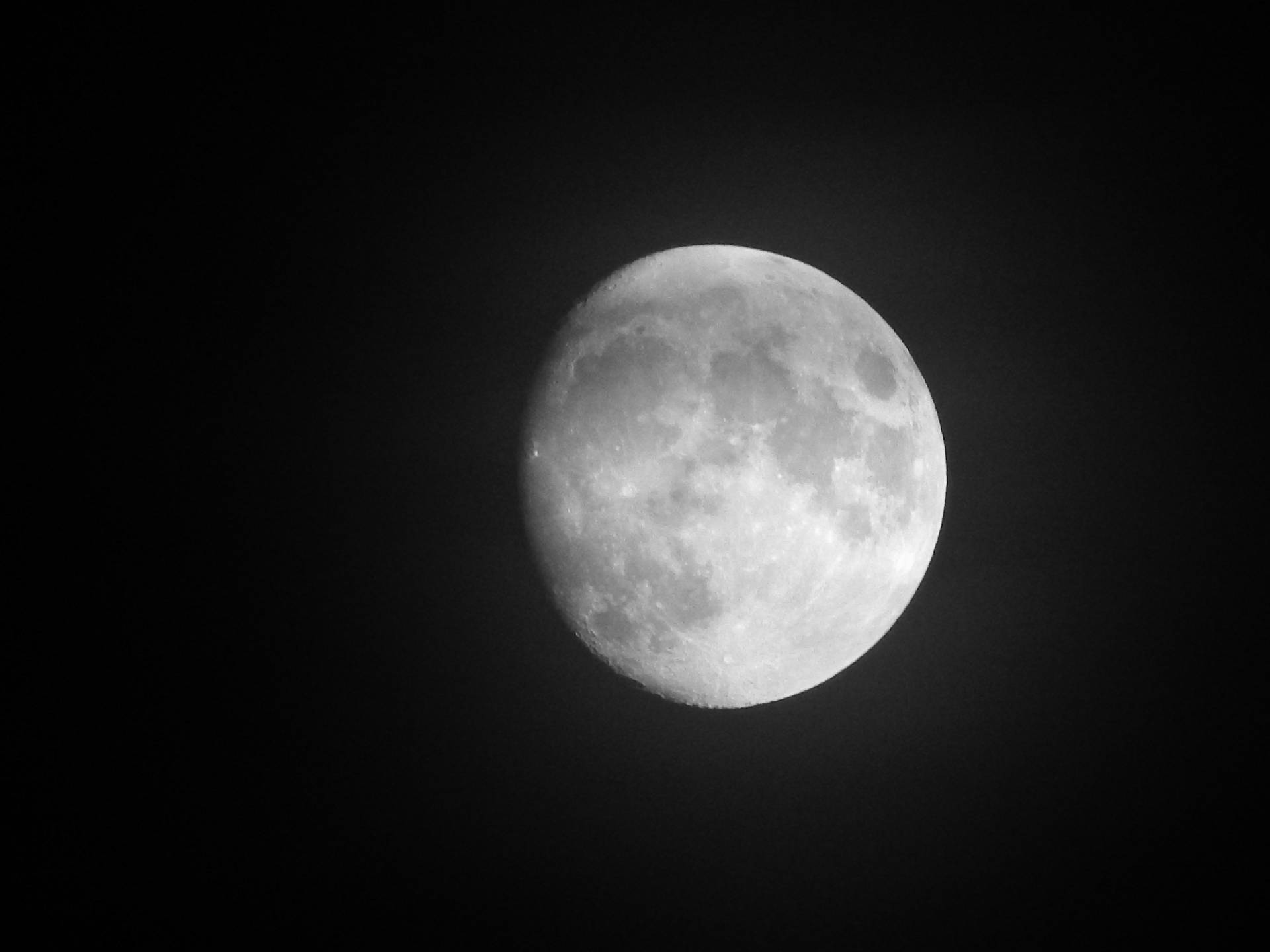 Einfaches,dunkel Ästhetisches Graues Mond Wallpaper