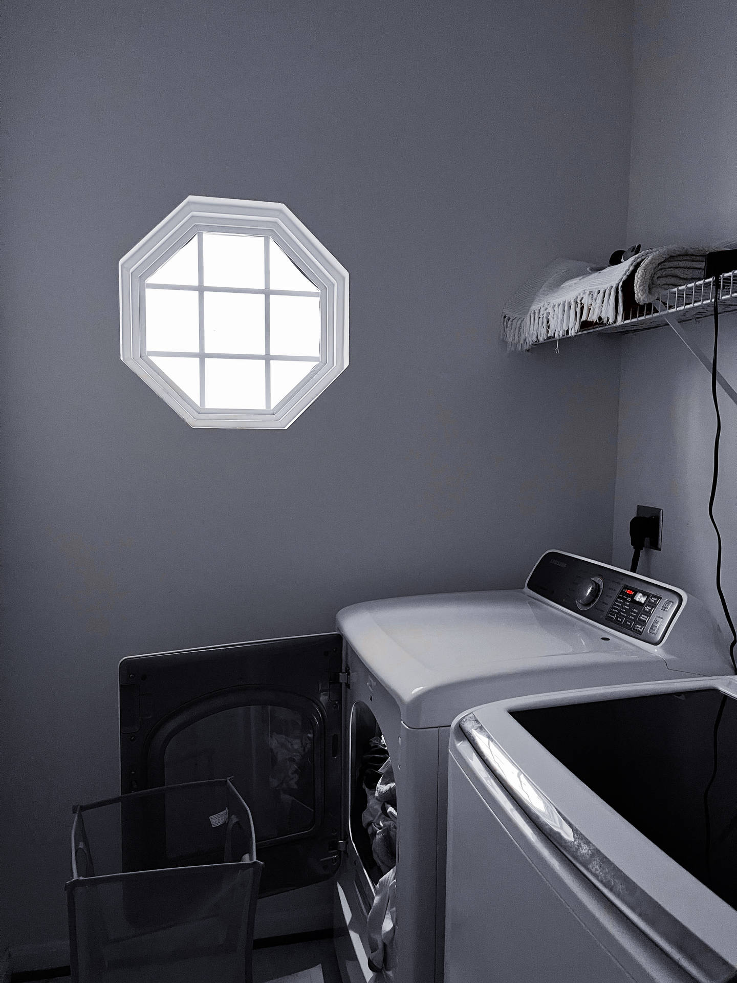 Simple Dark Aesthetic Laundry Room Wallpaper