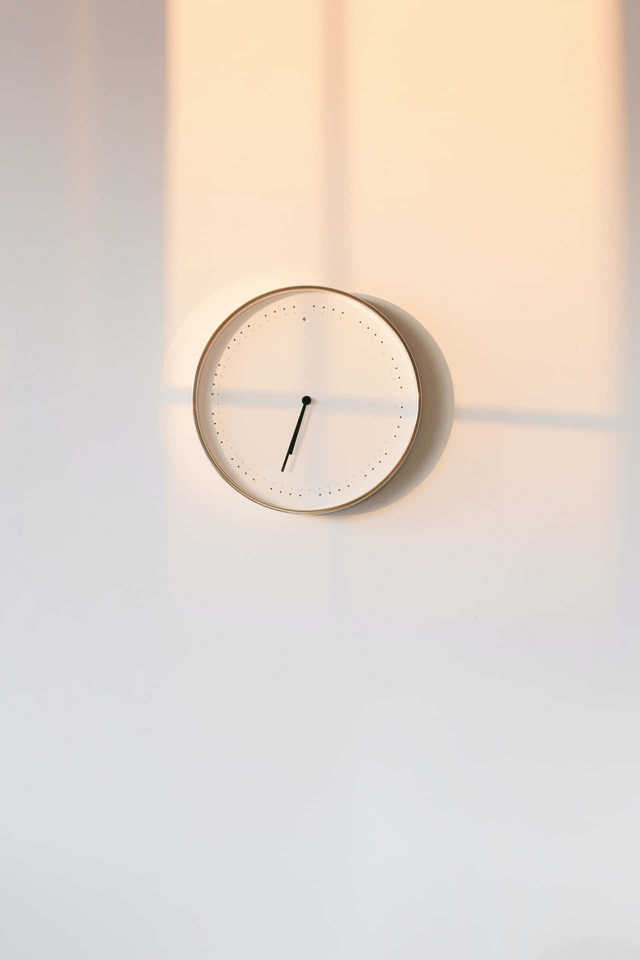 Simple Minimalist Wall Clock Wallpaper