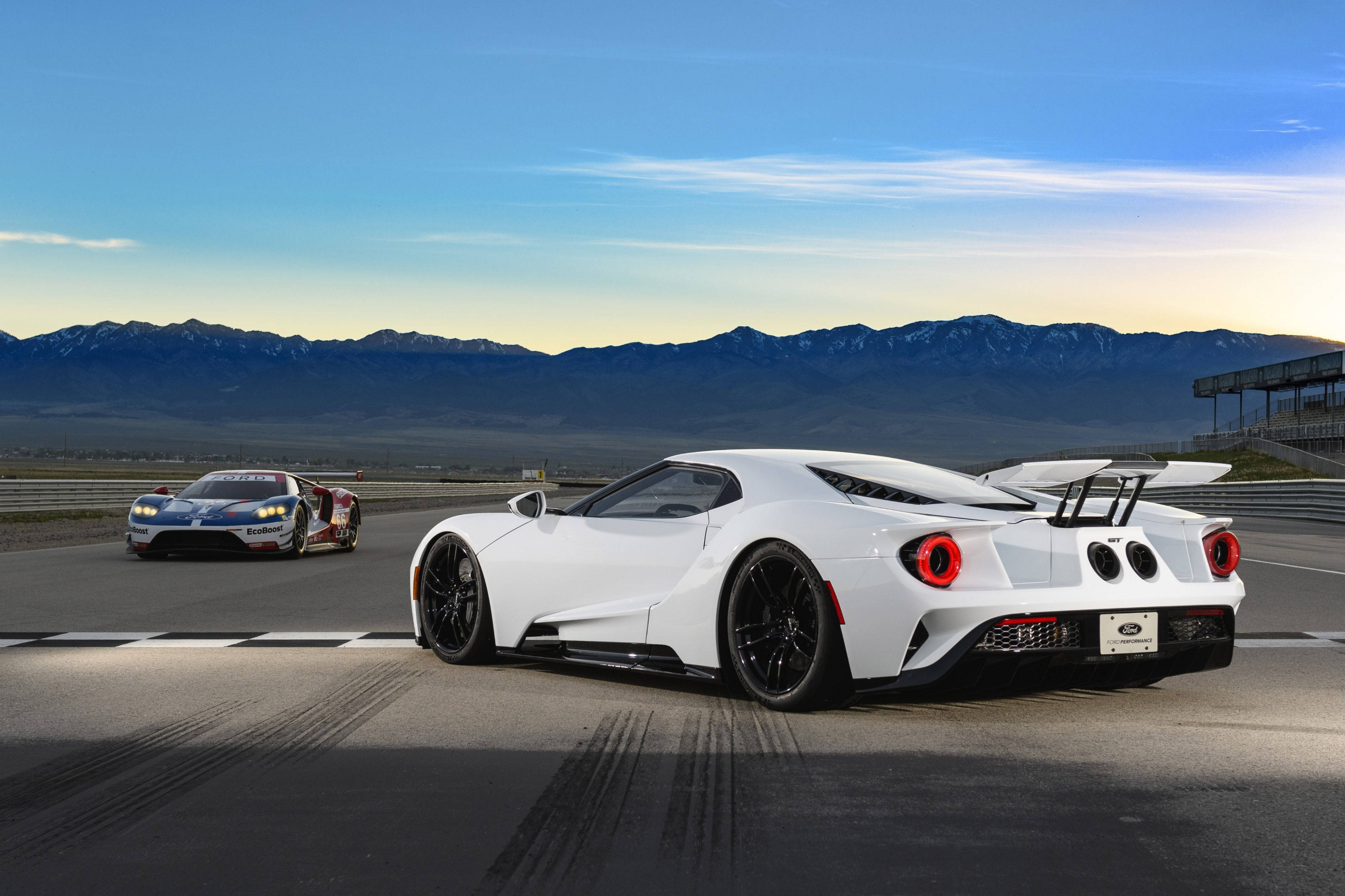 Simple White Ford Gt Sports Car Wallpaper