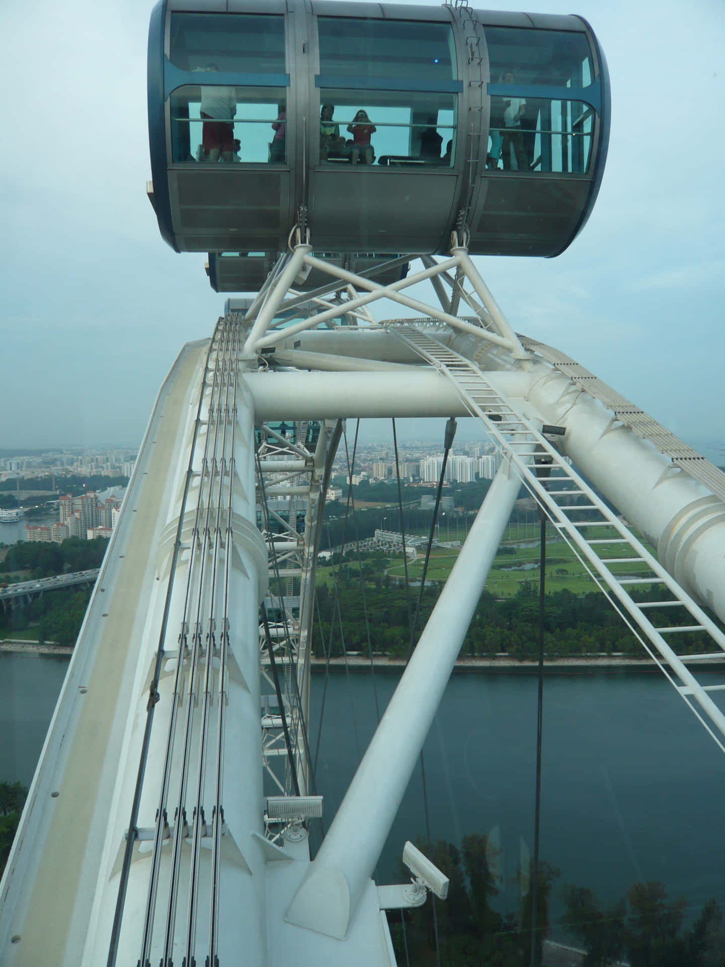 Singapore Flyer Capsule View Wallpaper