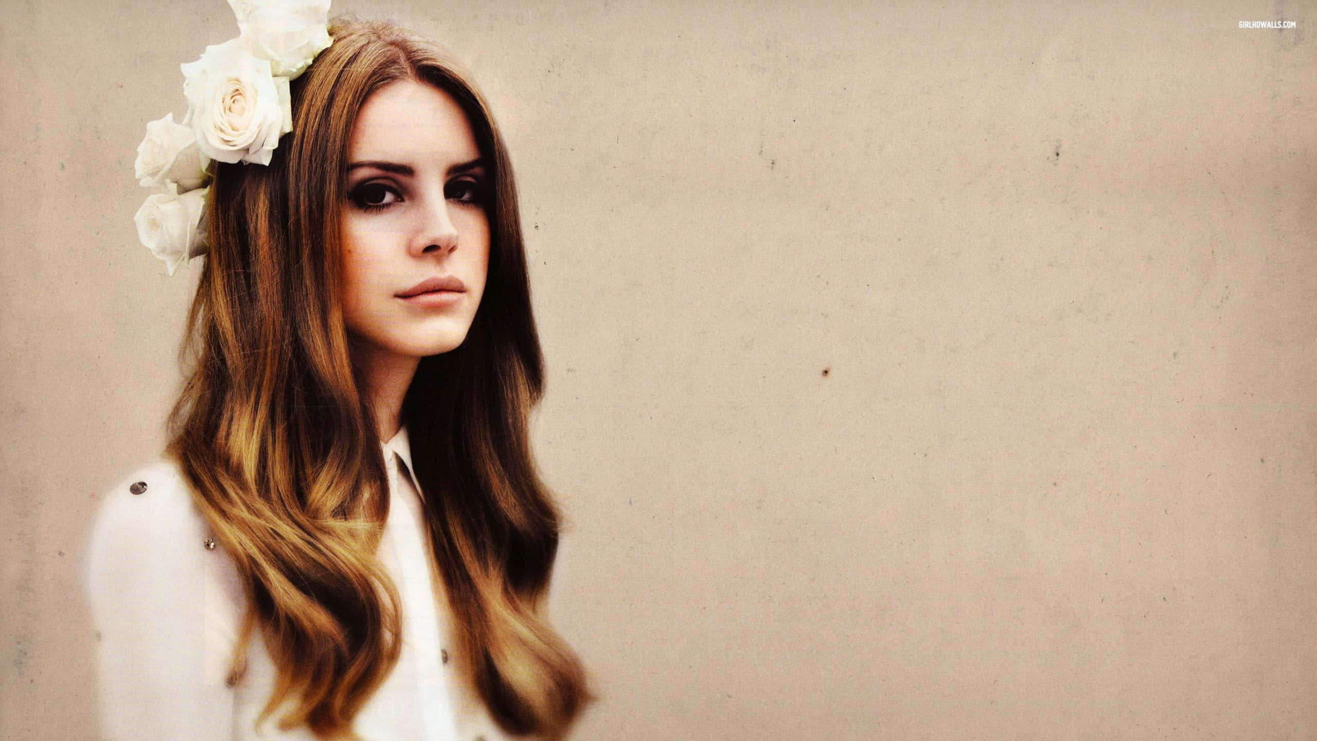 Singer-songwriter Lana Del Rey In Her Signature Retro-inspired Look Wallpaper