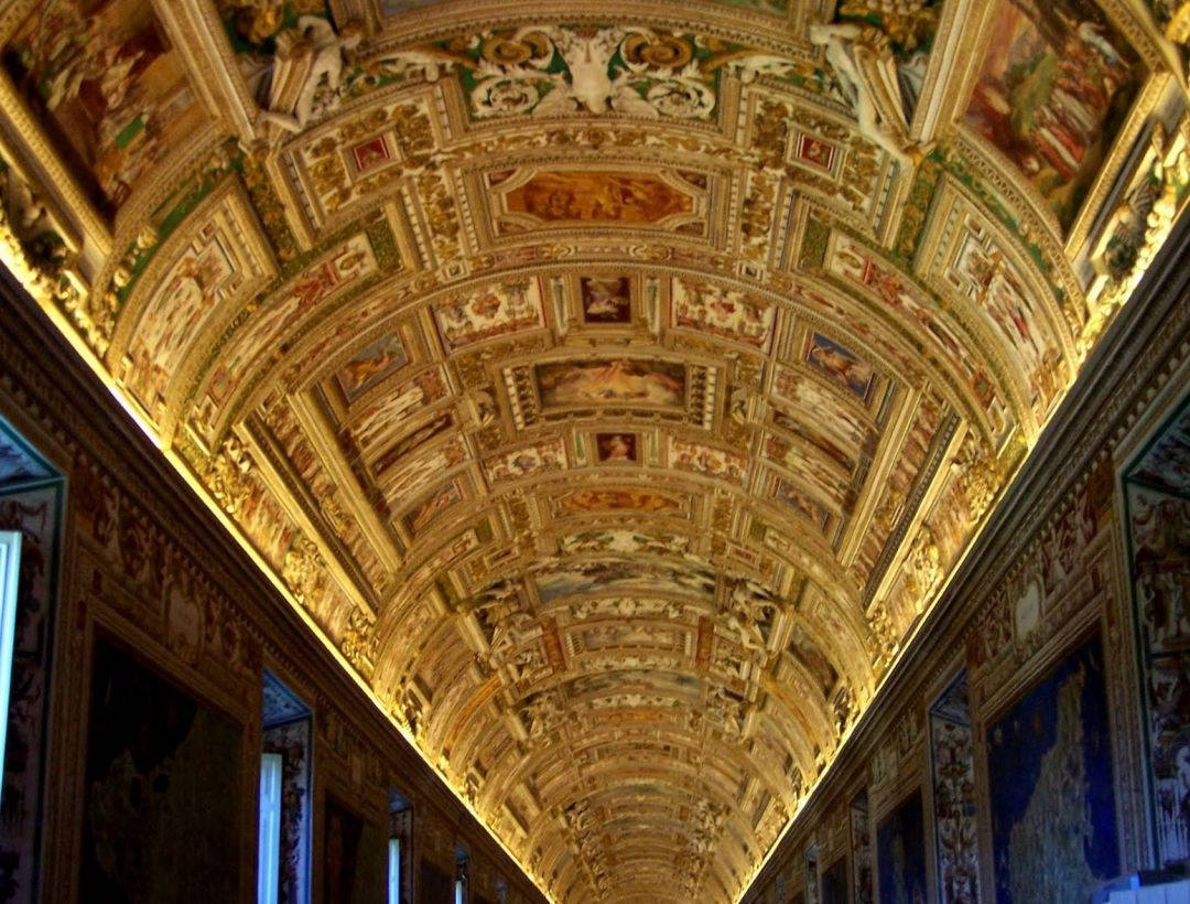 Sistine Chapel oplyst loftsmalerier skaber et dramatisk udseende. Wallpaper