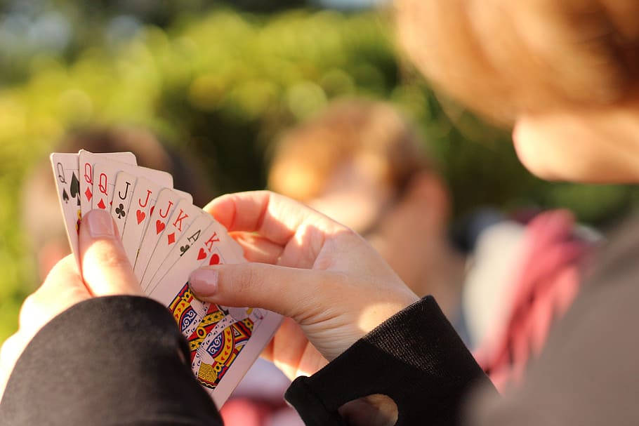 Skat Card Game Hand Holding Cards Wallpaper