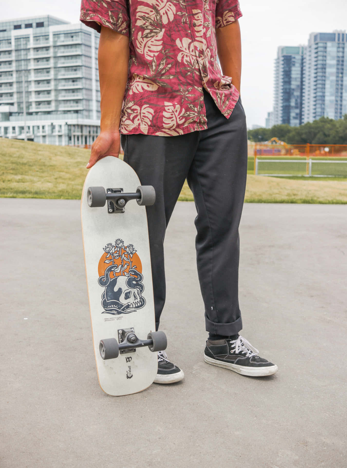 Seriousskatare Med Sin Skateboard