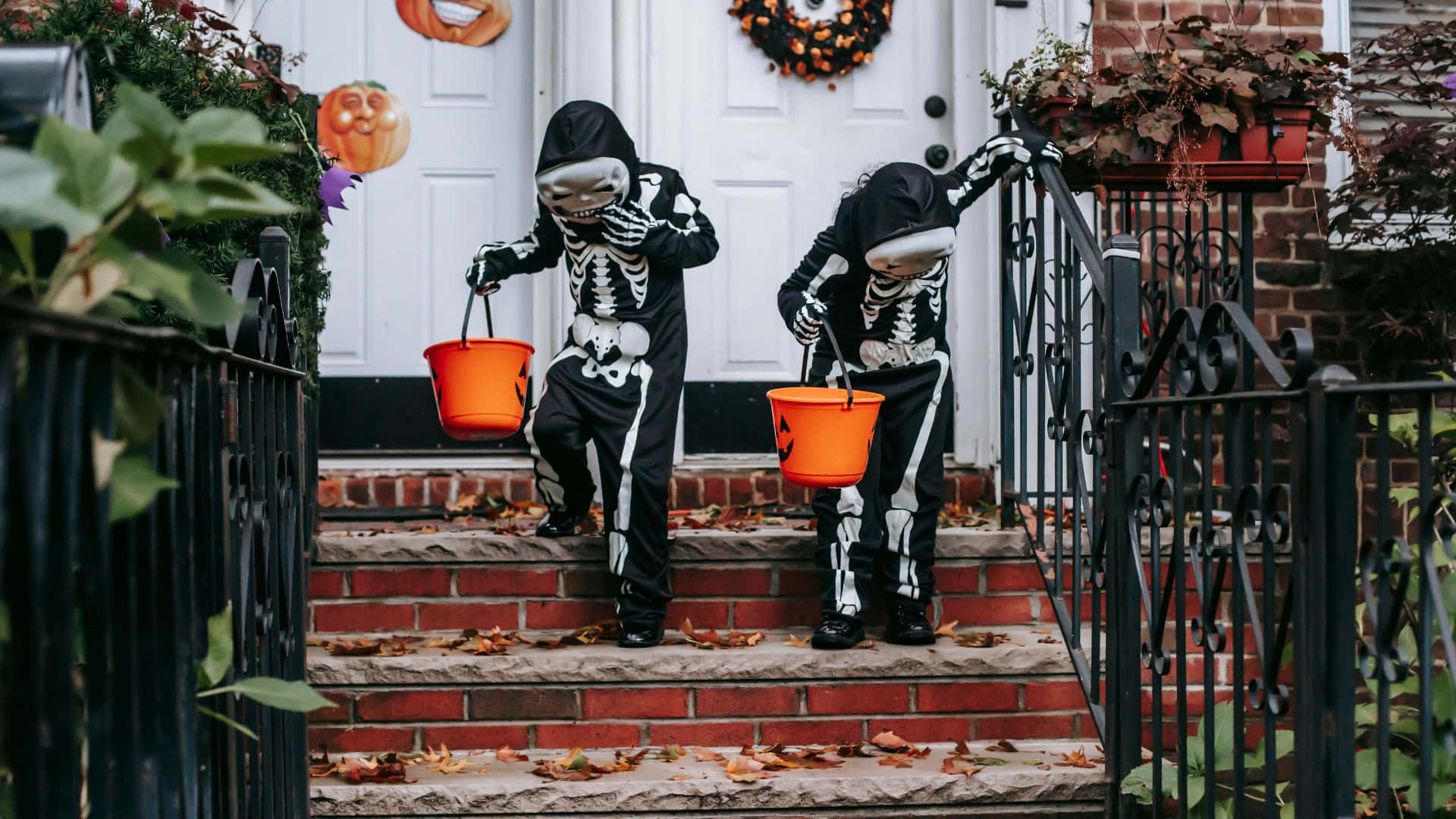 Embrace Your Inner Bones with a Skeleton Costume this Halloween Wallpaper