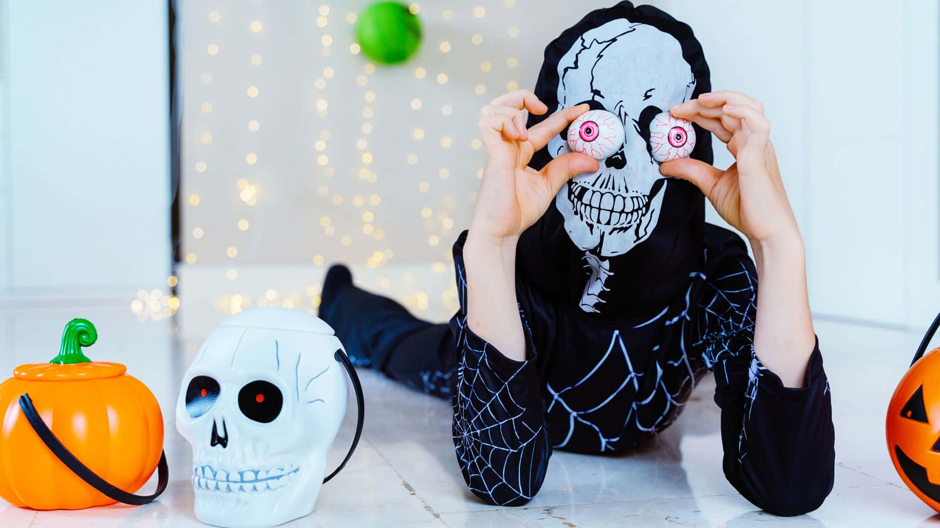 Get your Creep on with these Skeleton Costumes Wallpaper