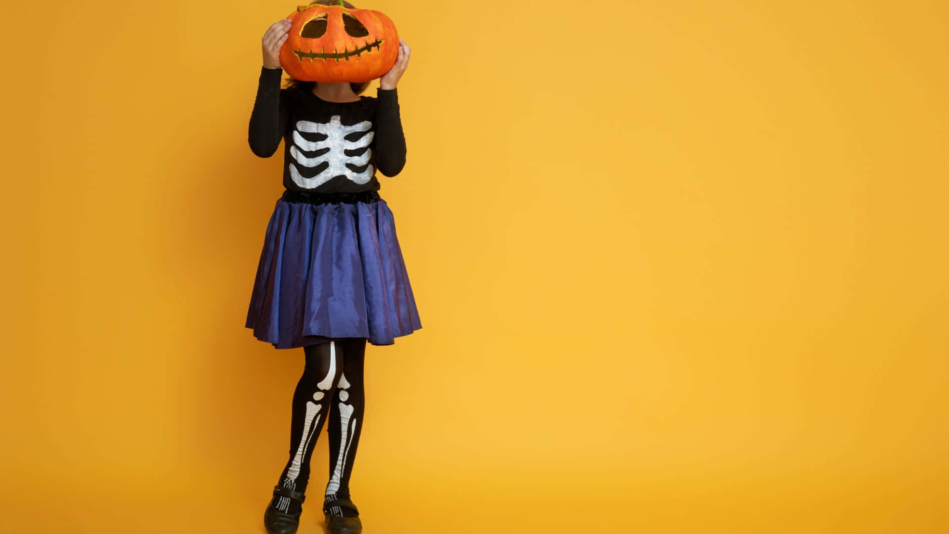 Get creative for your next Halloween bash with these amazing Skeleton Costumes! Wallpaper
