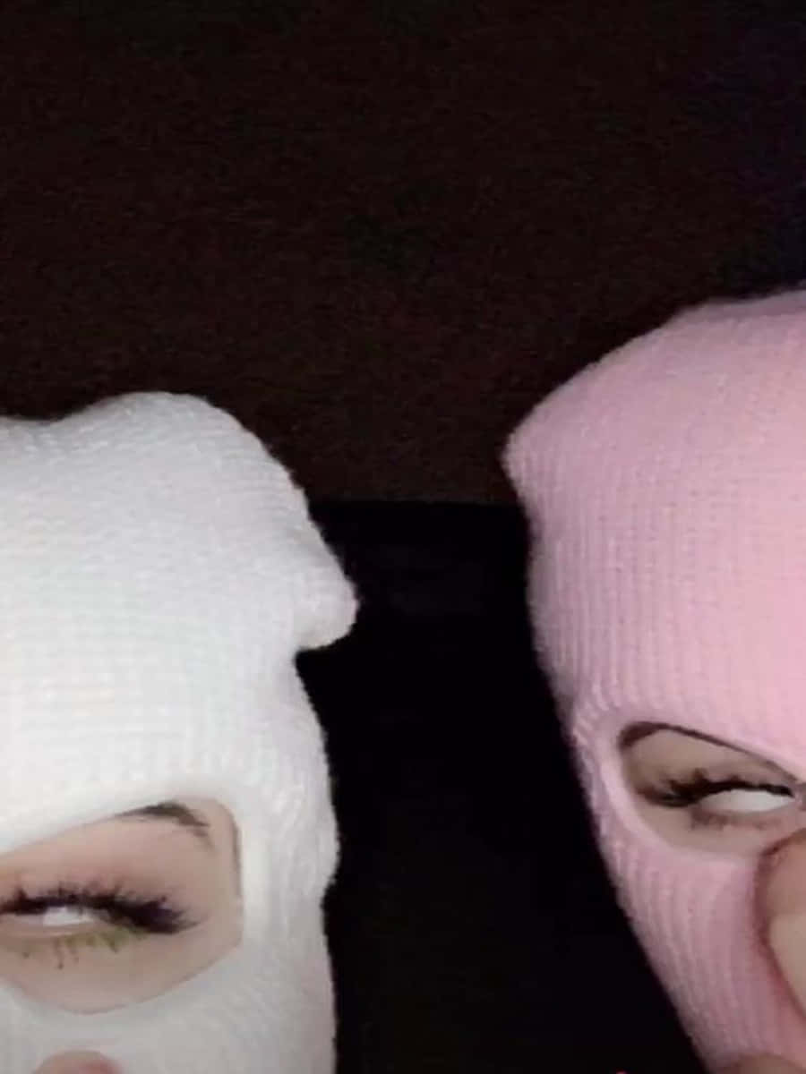Pink og hvid ski maske pige Wallpaper