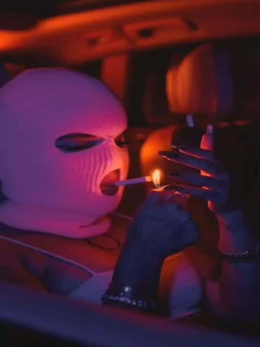 Chicacon Máscara De Esquí Fumando En El Coche Fondo de pantalla