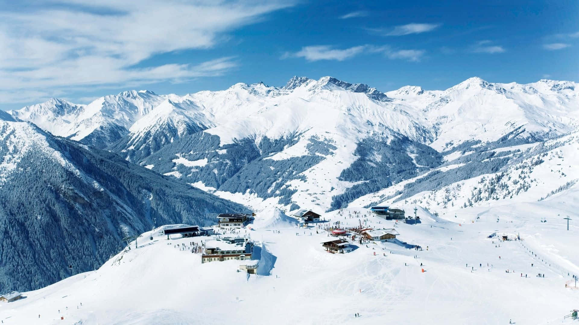 Abenteuerwartet: Bezwingen Sie Den Ski-berg! Wallpaper
