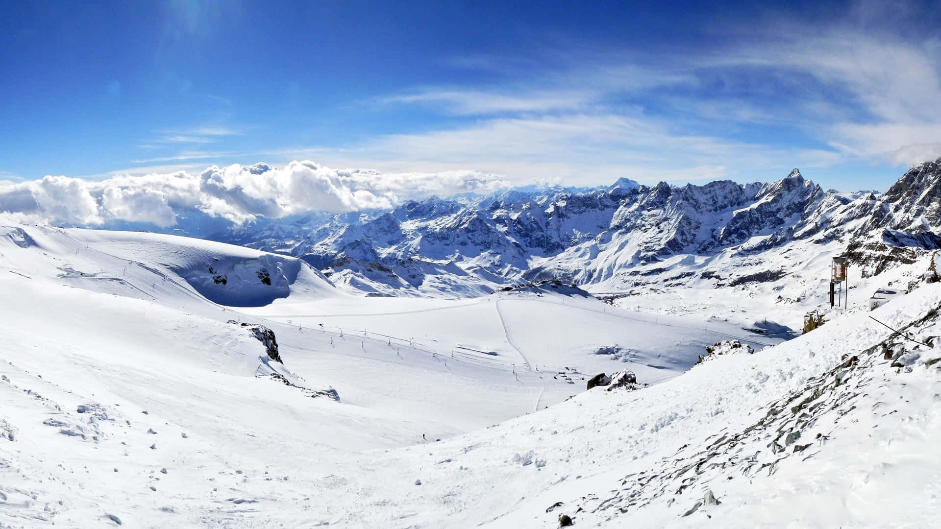 Enjoy the powdery snow and majestic views of ski mountain! Wallpaper