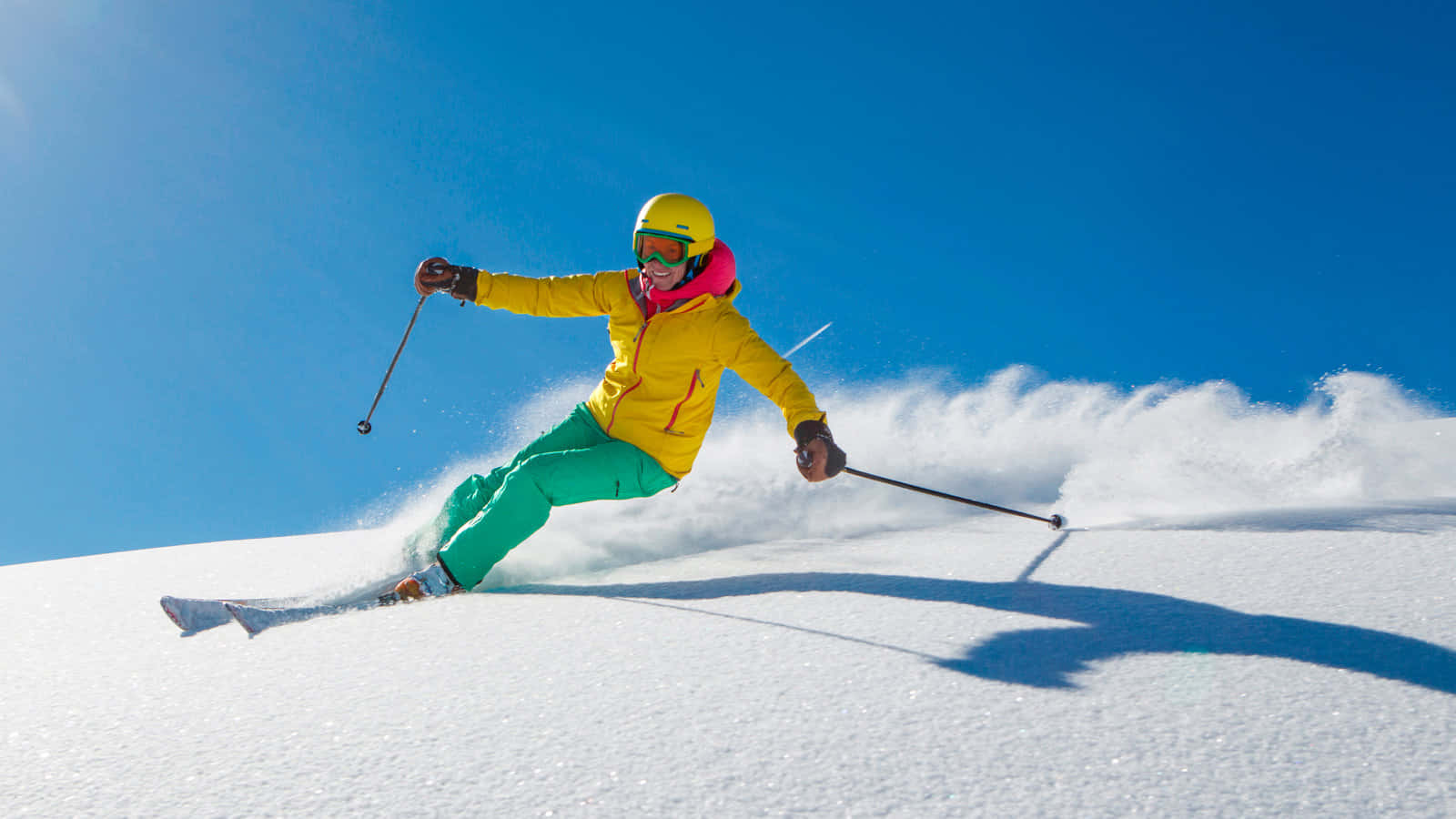 Deslizándotepor Las Laderas, Disfrutando De Un Día Perfecto De Invierno En El Esquí.