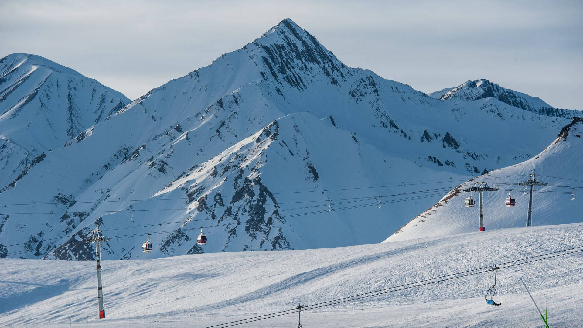 Skifahrenschneit Hang Gebiet Wallpaper