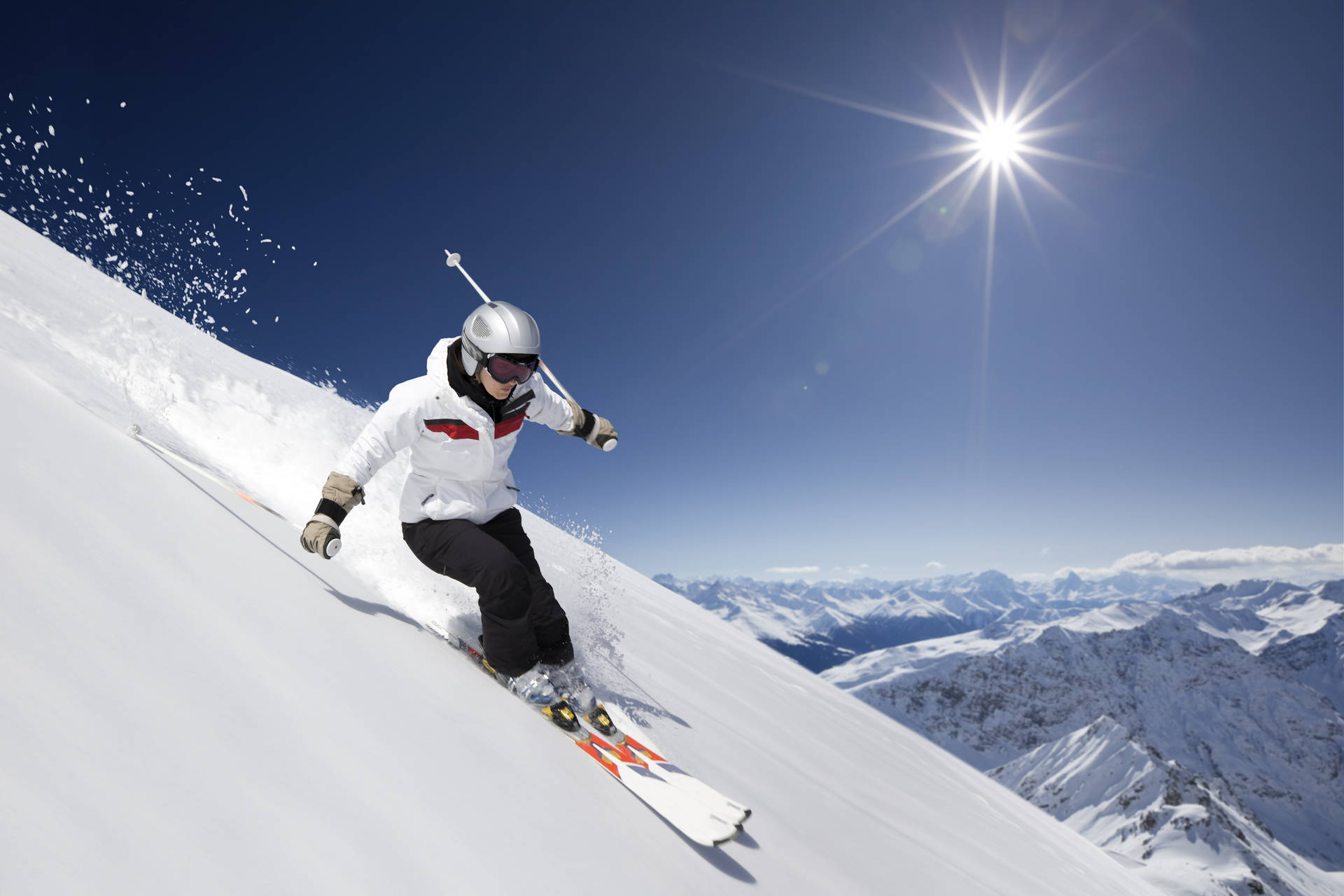 Skifahrenmit Sonne Wallpaper
