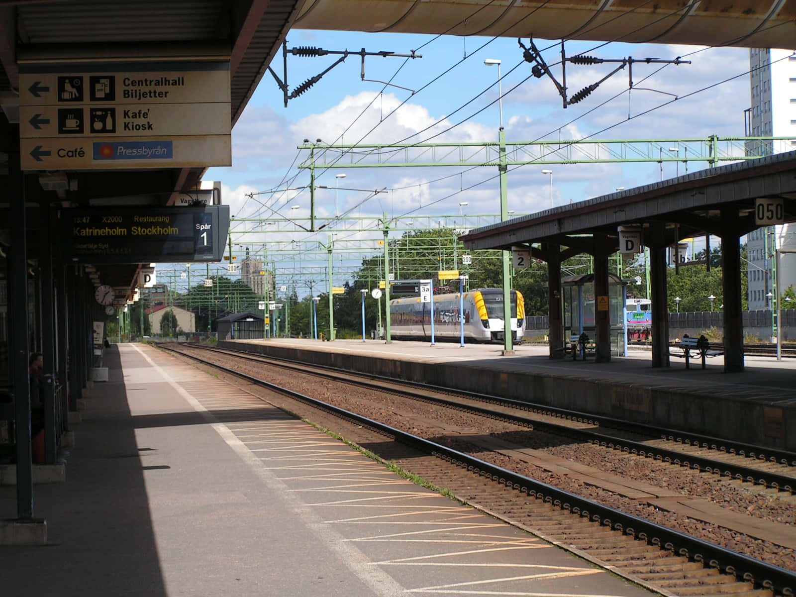 Skovde Train Station Platform Wallpaper