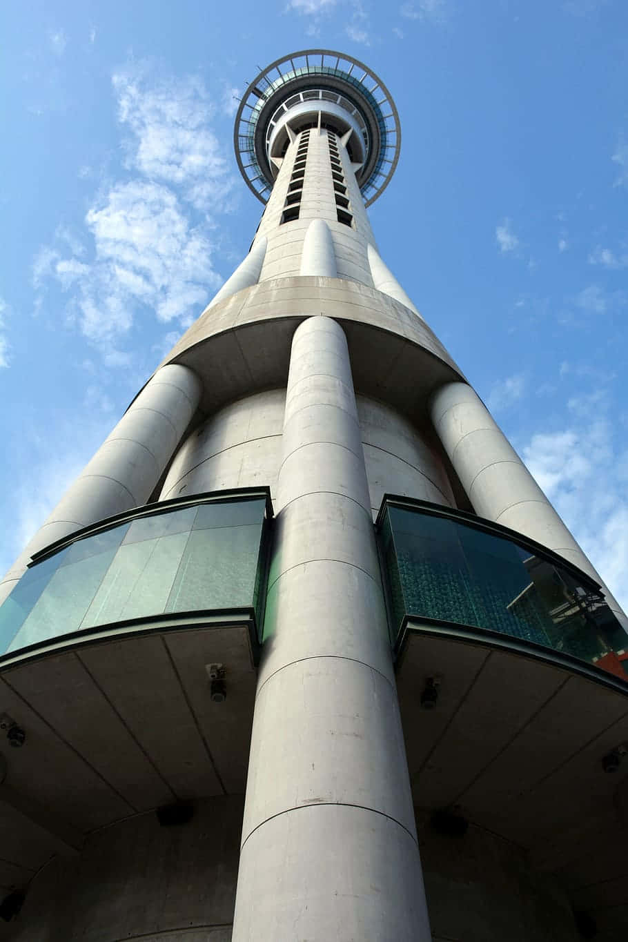 Menara Langit Auckland Melihat Ke Atas Wallpaper